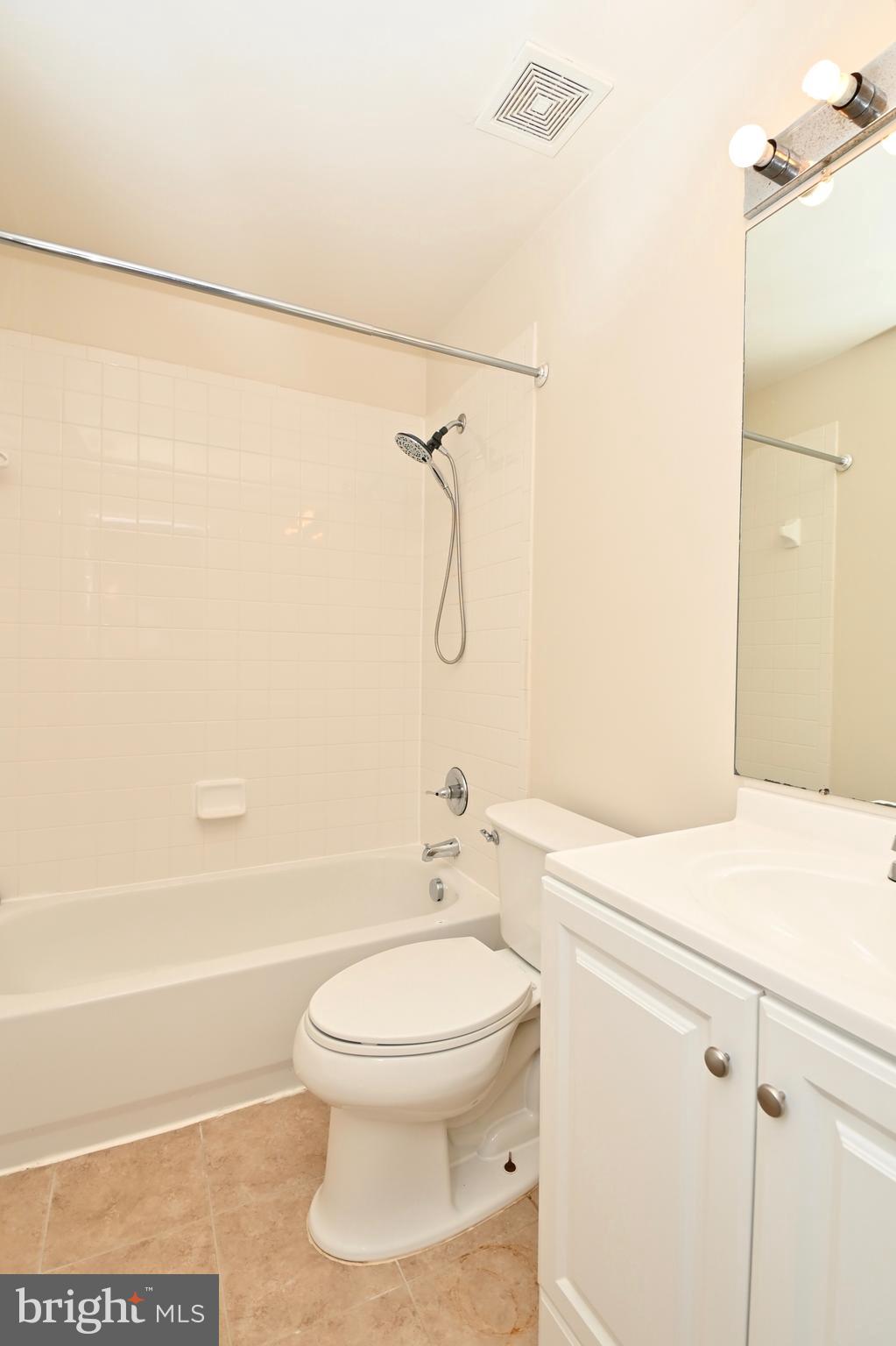 HEATHER GLEN MANOR - Residential Lease