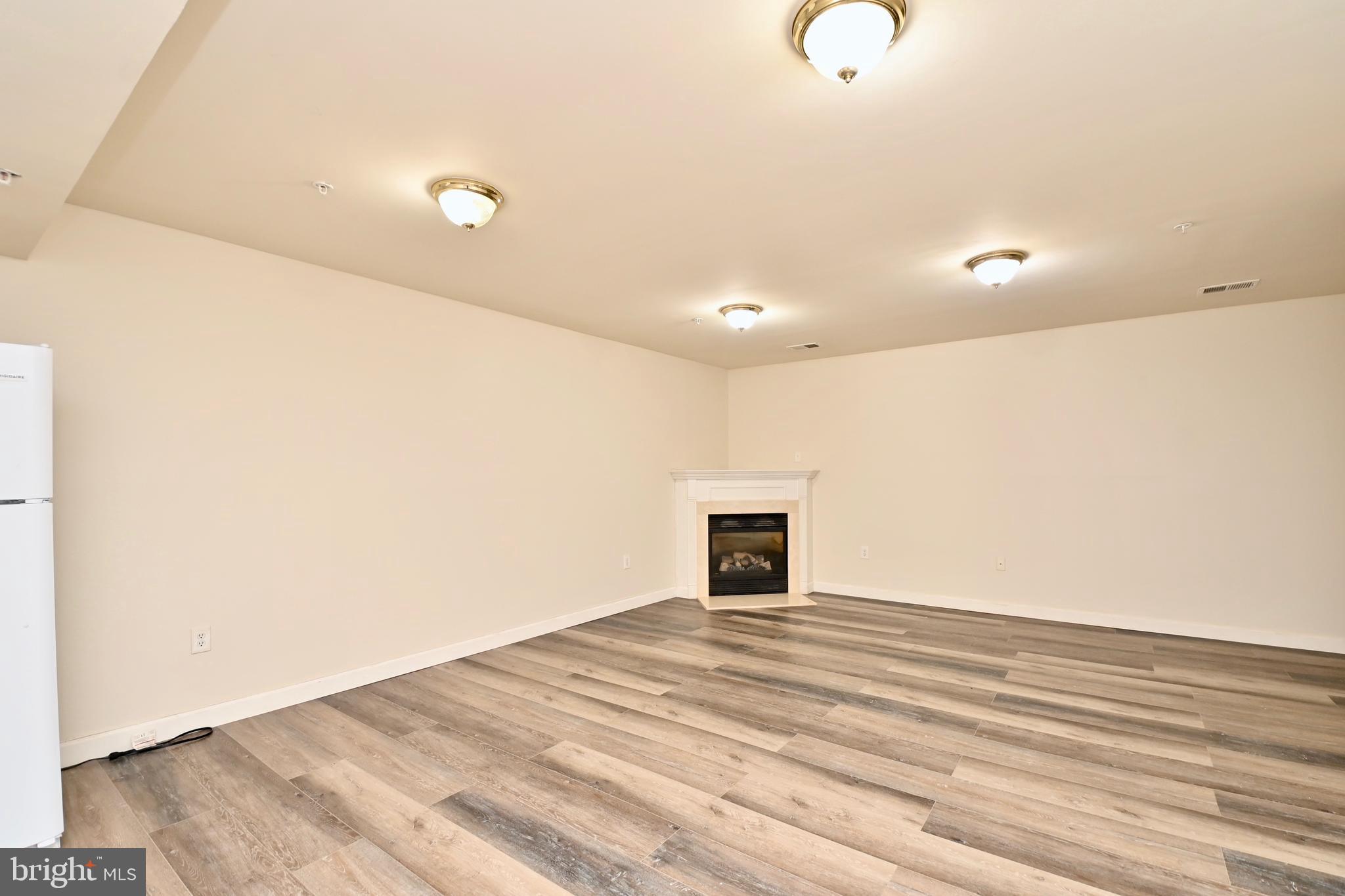 HEATHER GLEN MANOR - Residential Lease