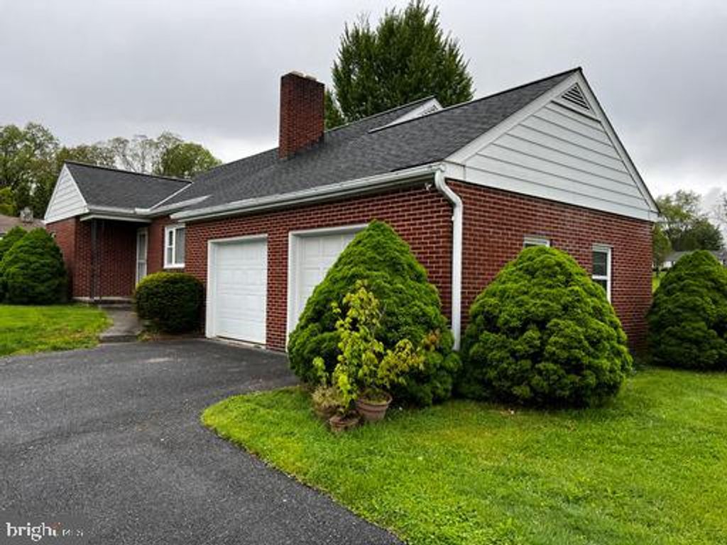 Photo of 213 E PENN GRANT RD, WILLOW STREET, PA 17584 (MLS # PALA2035538)