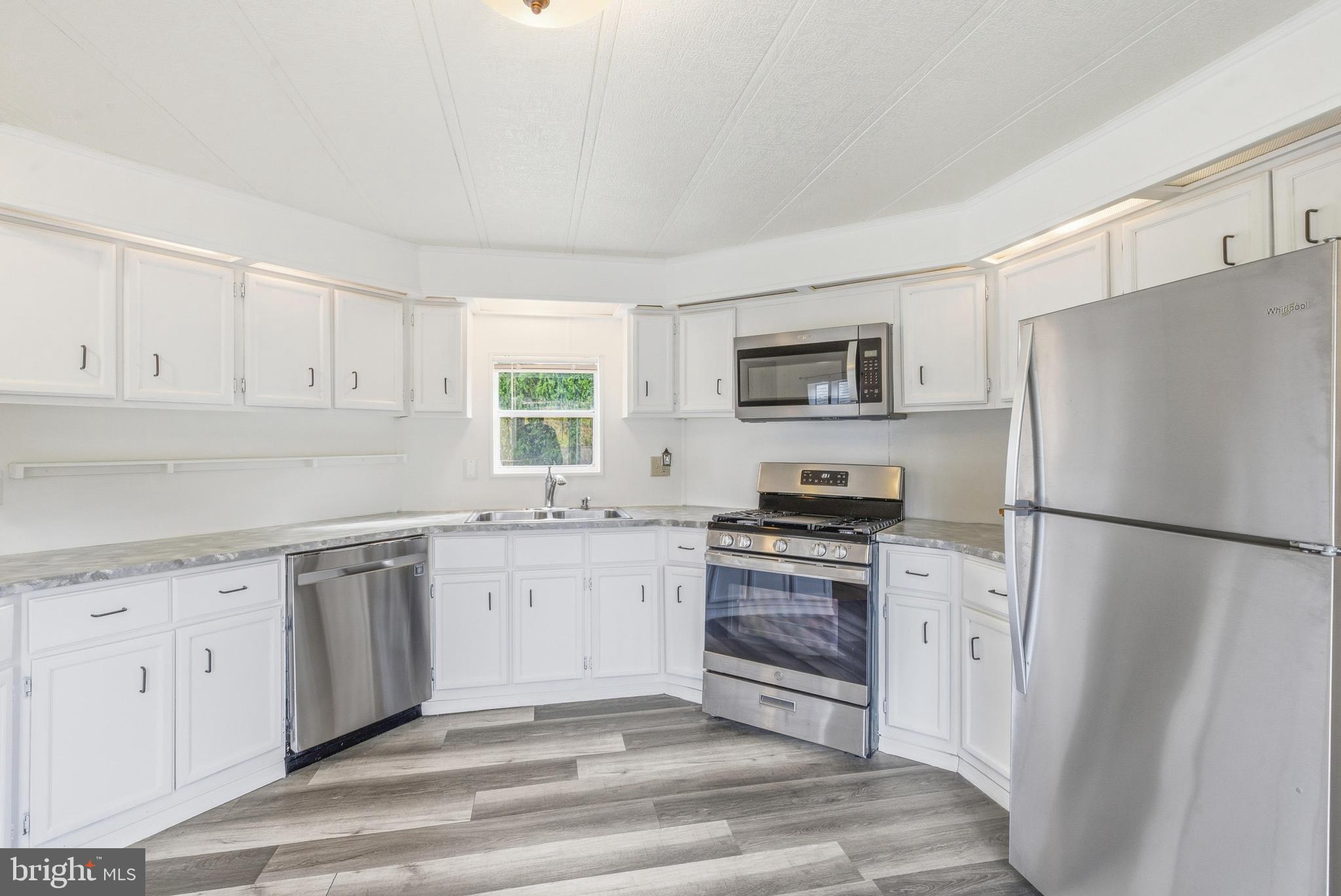 APPLEVILLE WEST - Residential