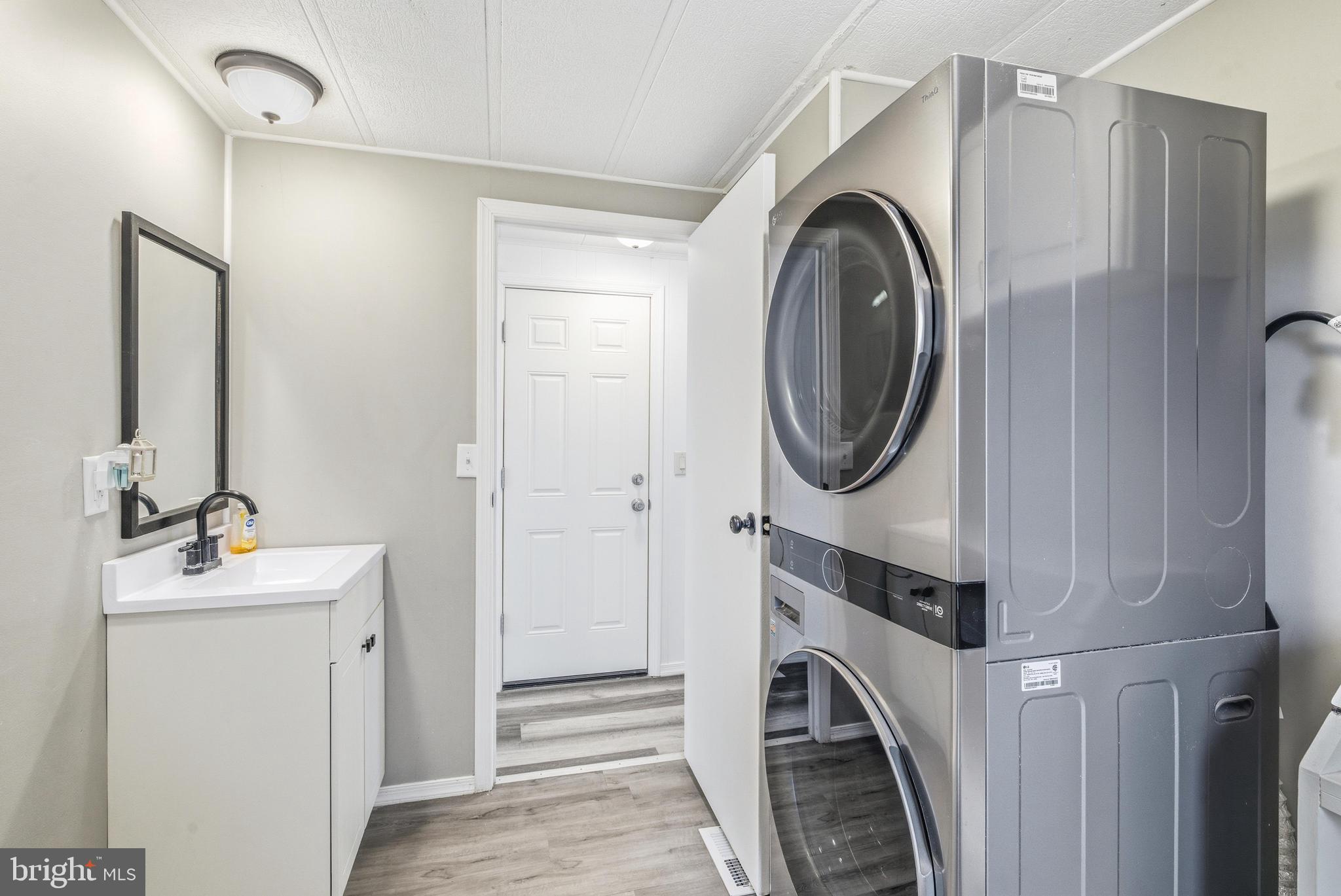 APPLEVILLE WEST - Residential