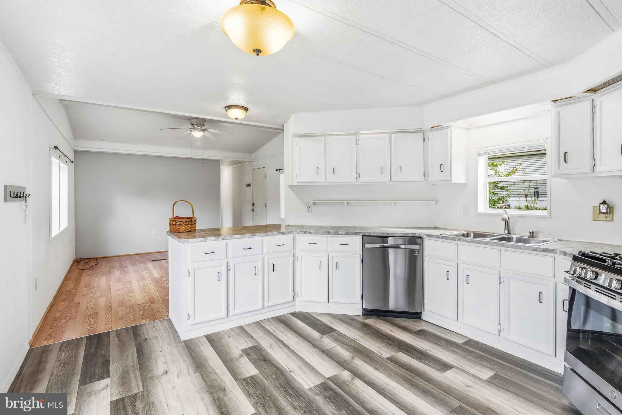 APPLEVILLE WEST - Residential