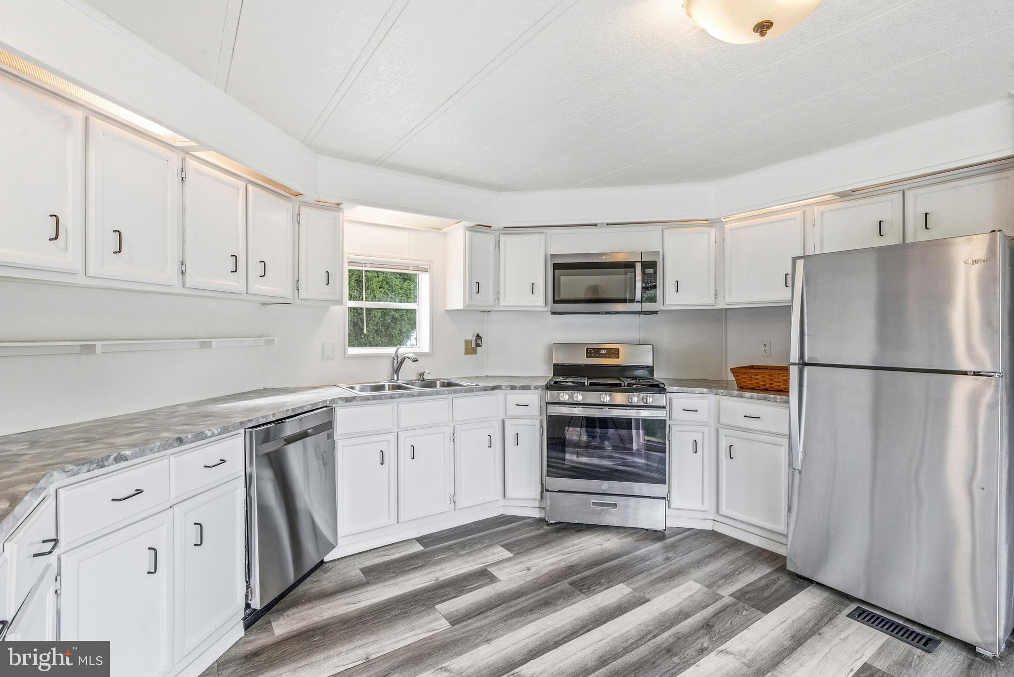 APPLEVILLE WEST - Residential