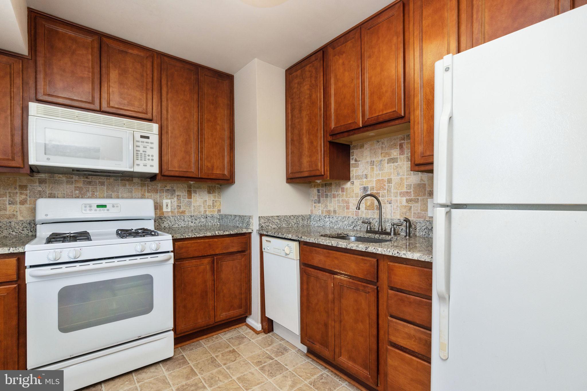 WESTWOOD COMMONS - Residential Lease