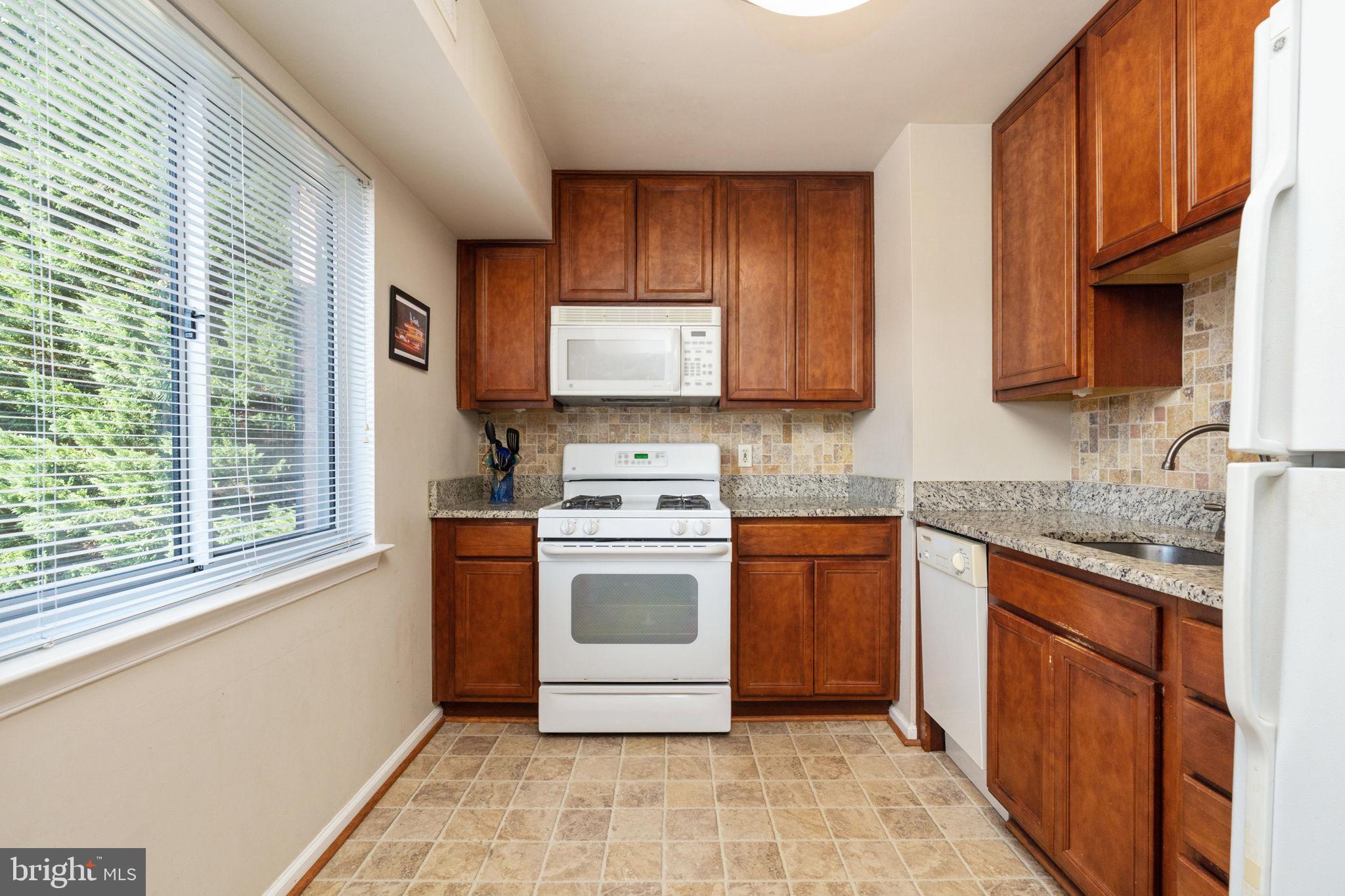 WESTWOOD COMMONS - Residential Lease