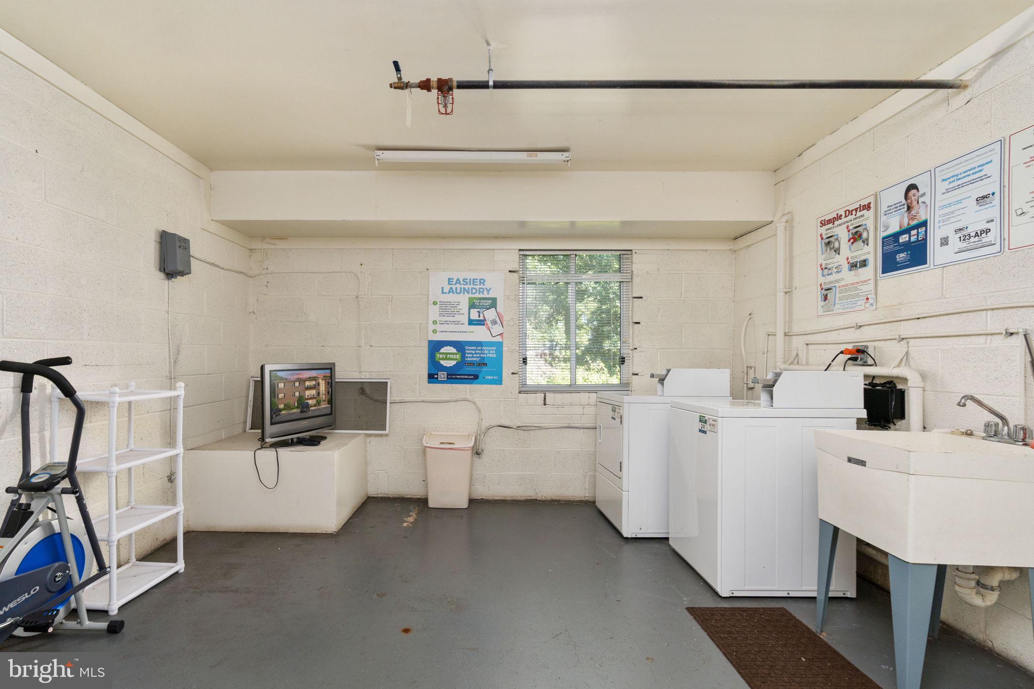 WESTWOOD COMMONS - Residential Lease