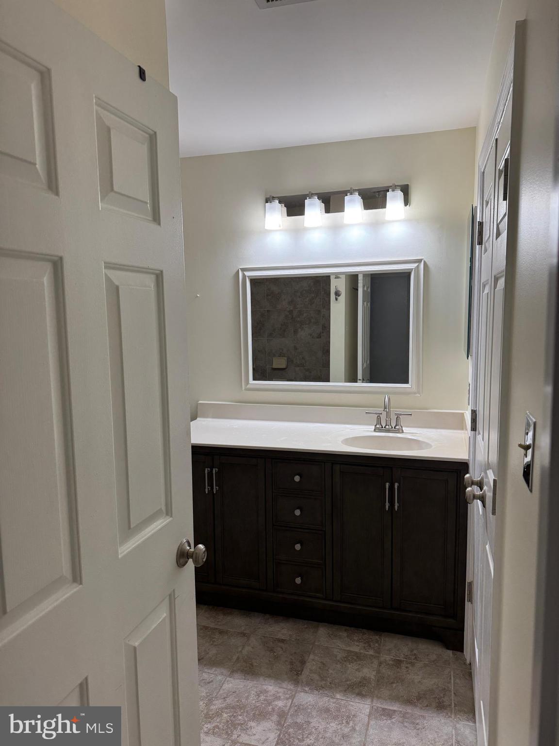 BRISTOL HOUSE - Residential Lease