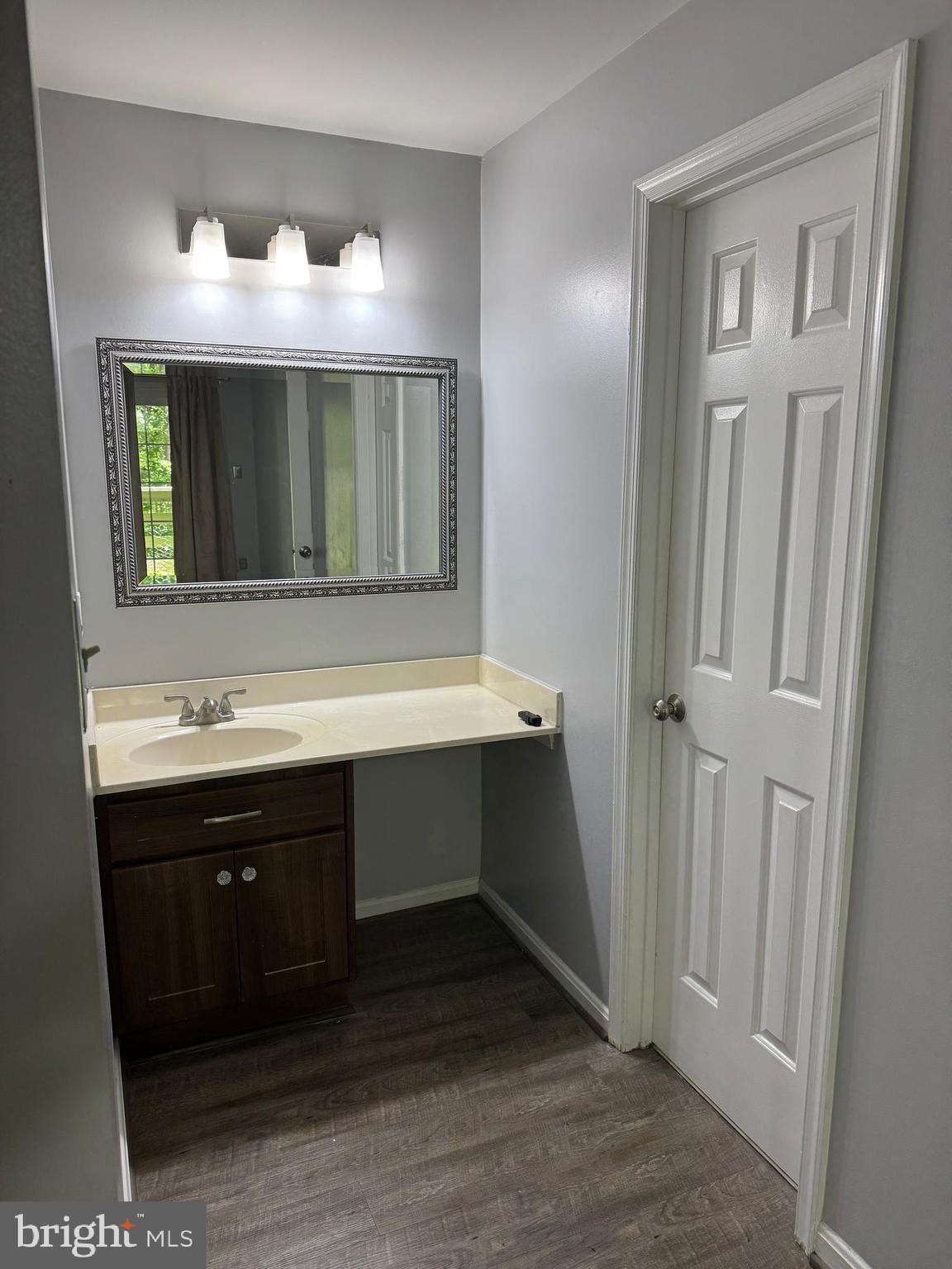 BRISTOL HOUSE - Residential Lease