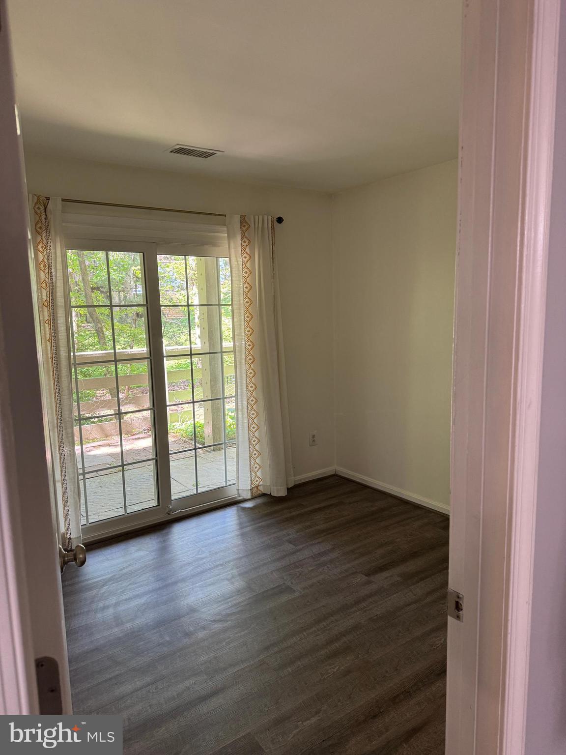 BRISTOL HOUSE - Residential Lease