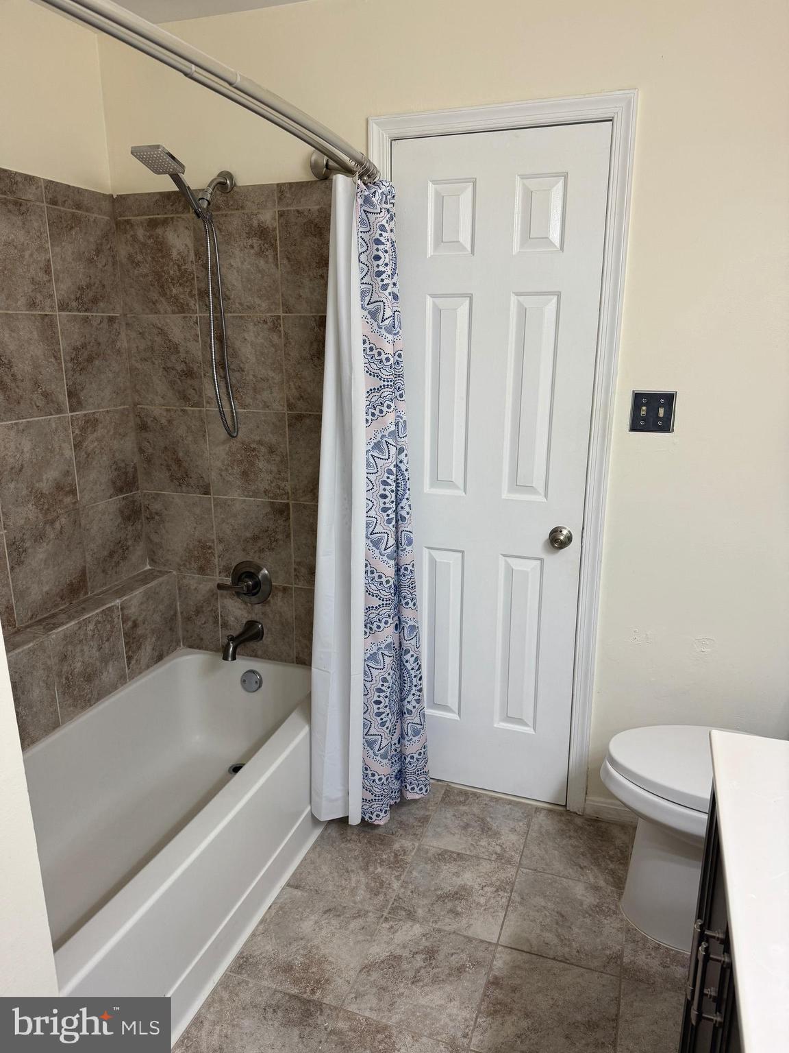 BRISTOL HOUSE - Residential Lease