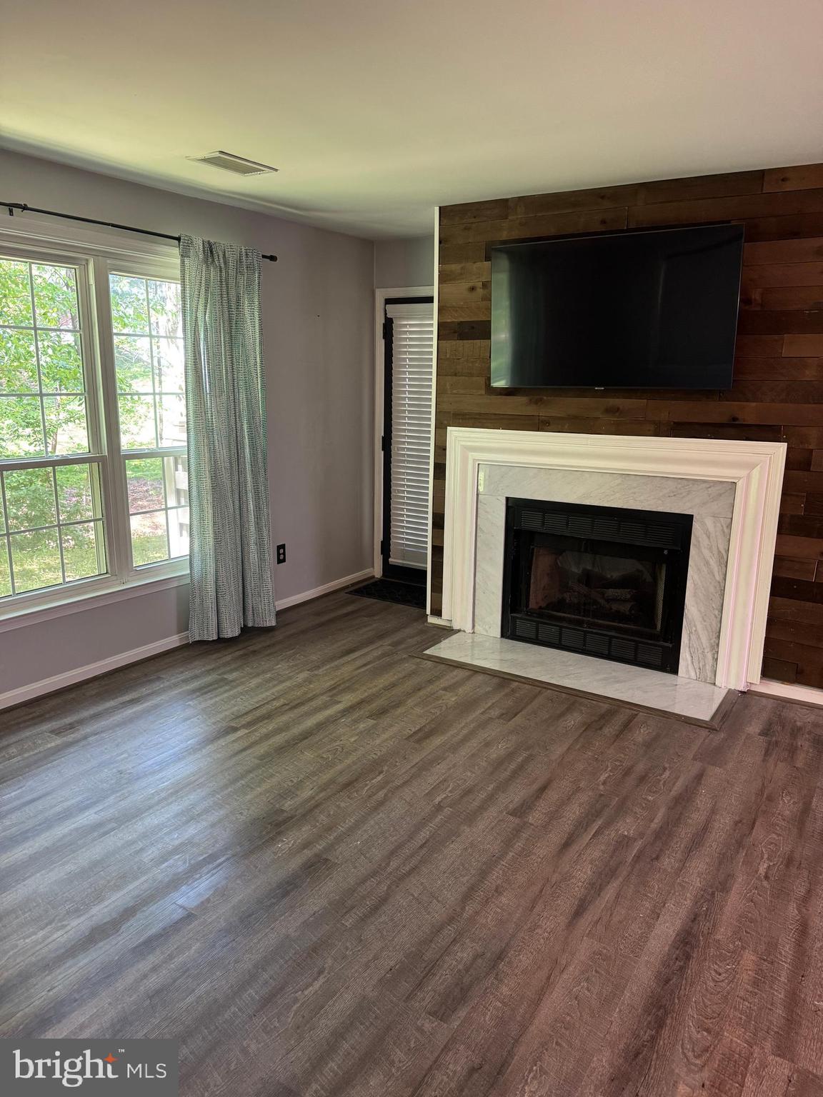 BRISTOL HOUSE - Residential Lease