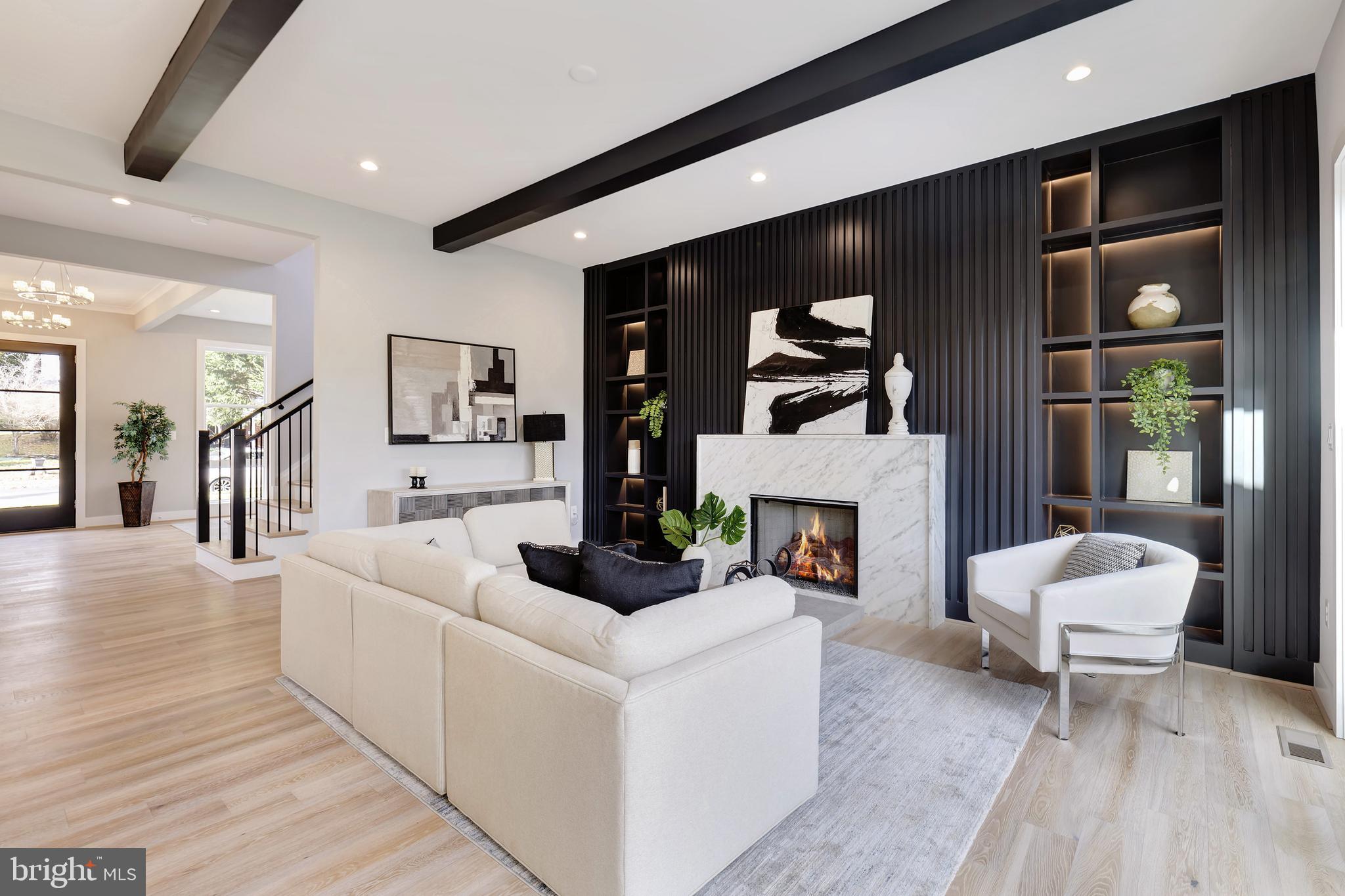 VIENNA WOODS - Residential