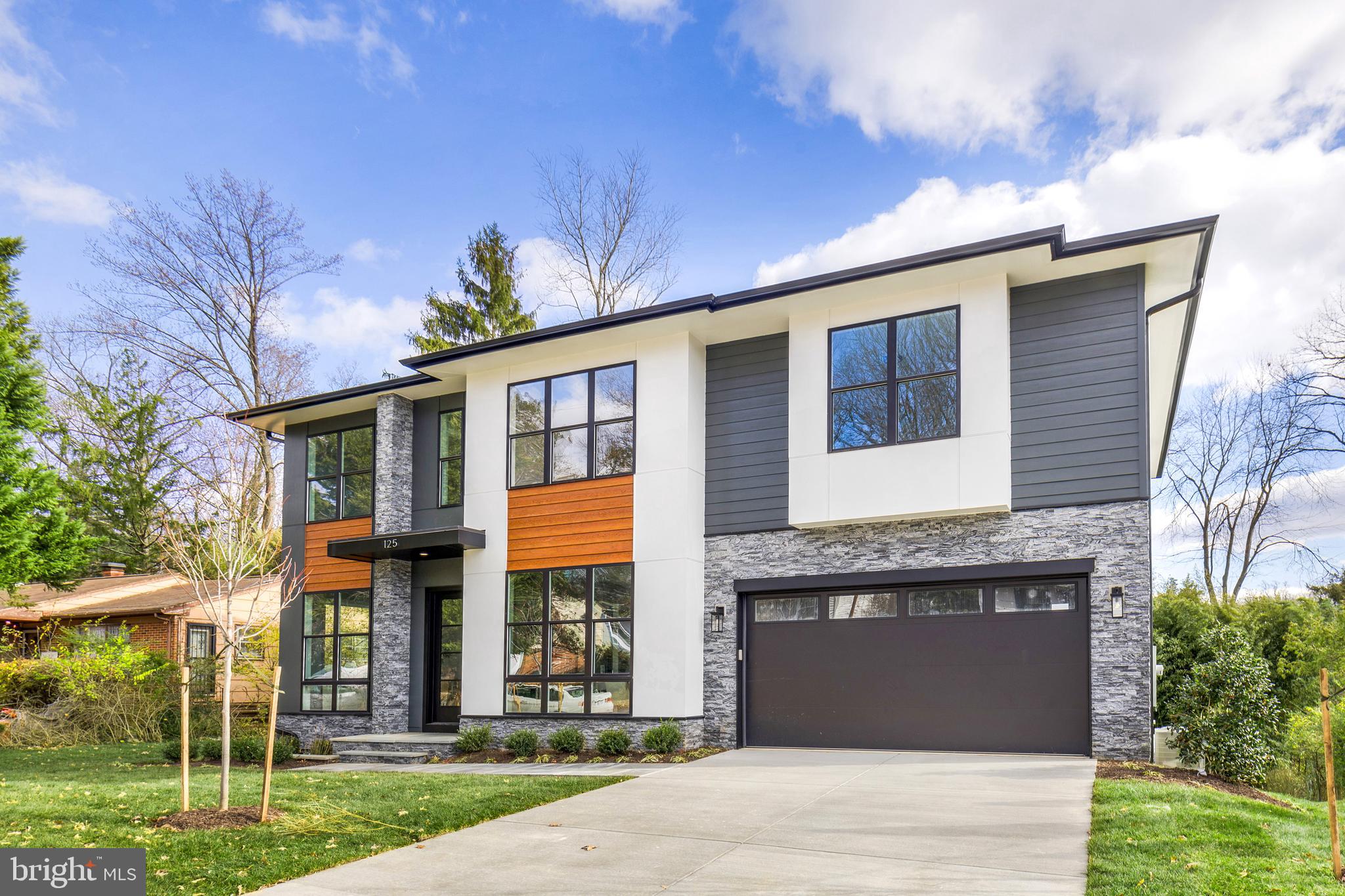 VIENNA WOODS - Residential