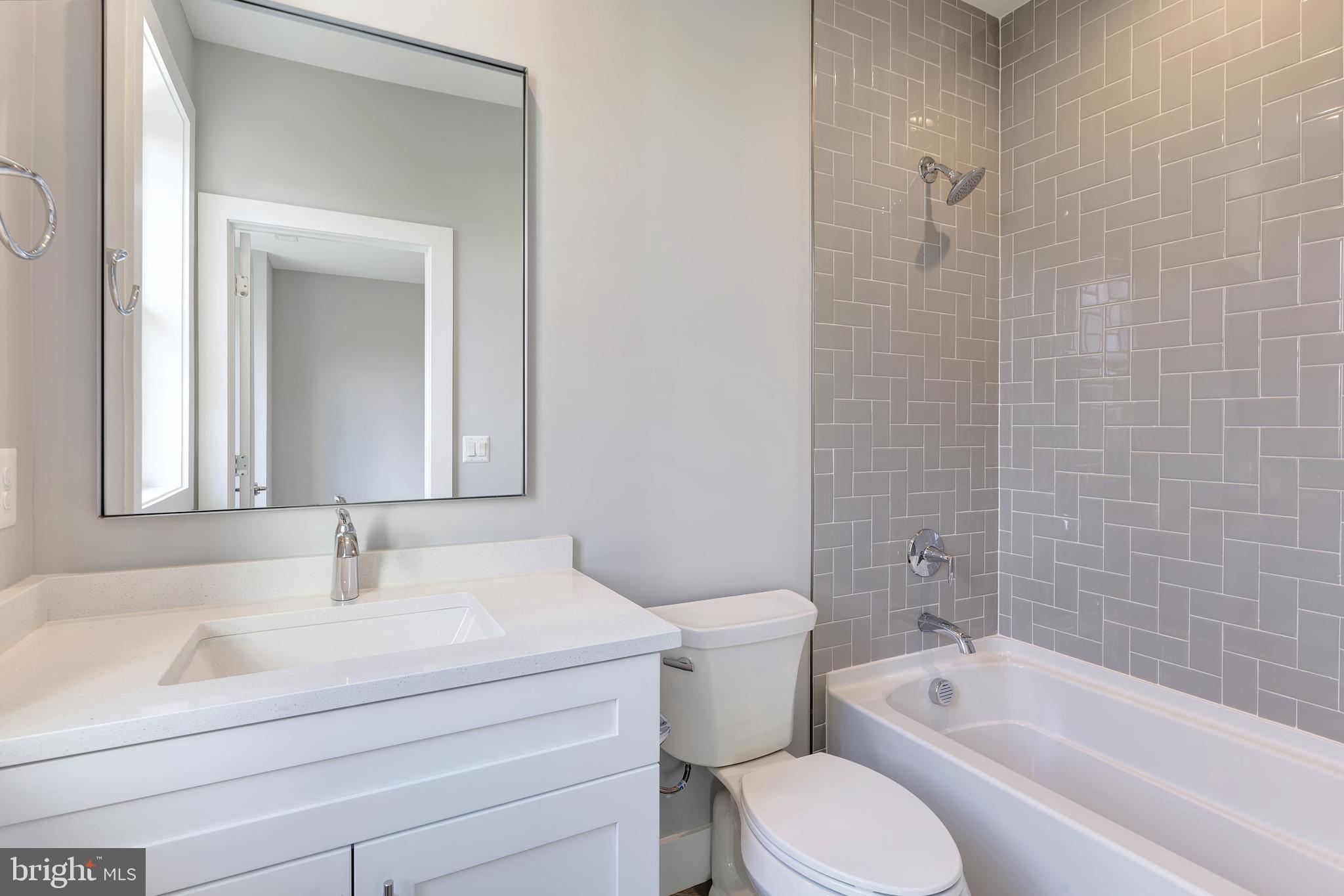 VIENNA WOODS - Residential