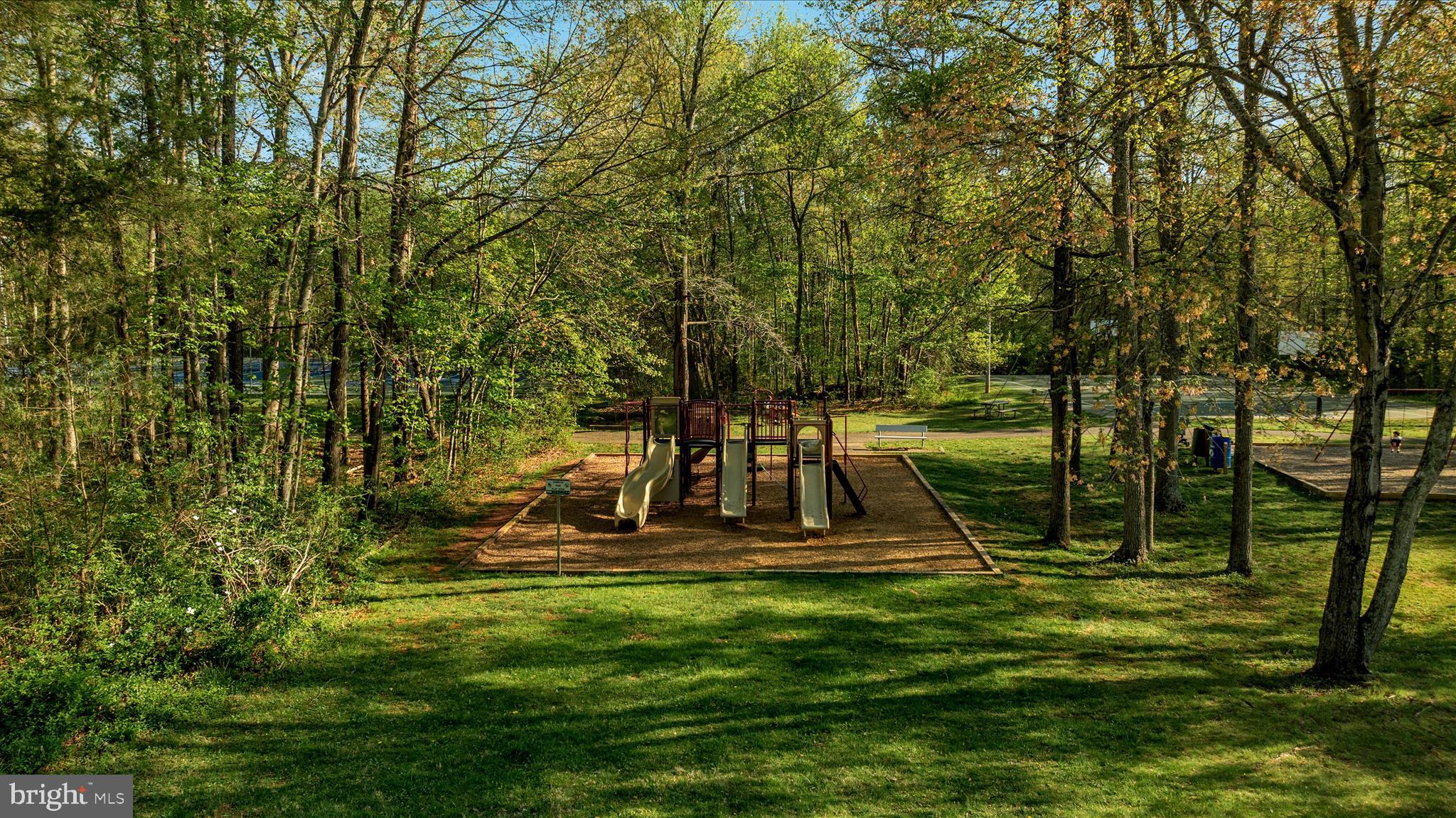 CHALET WOODS - Residential