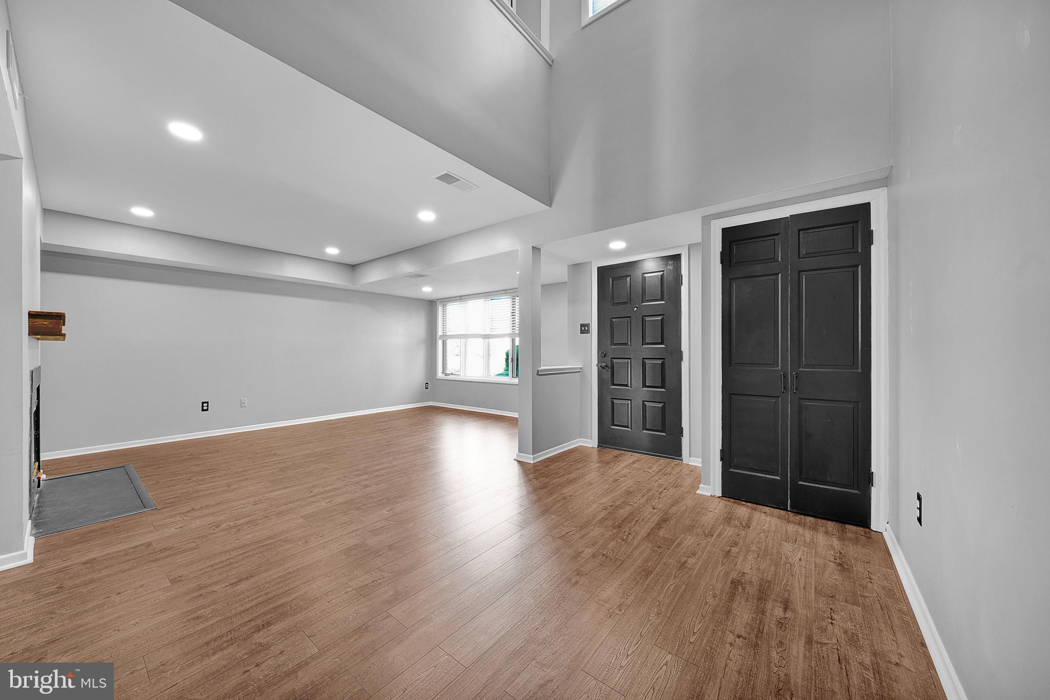 INGHAM MEWS - Residential Lease