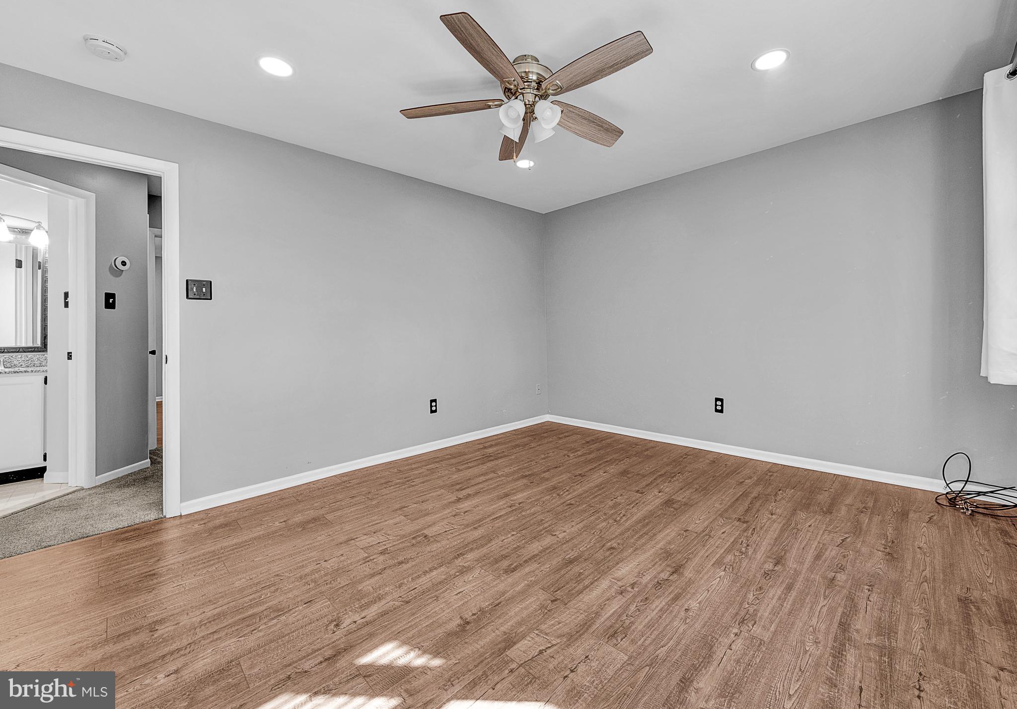 INGHAM MEWS - Residential Lease