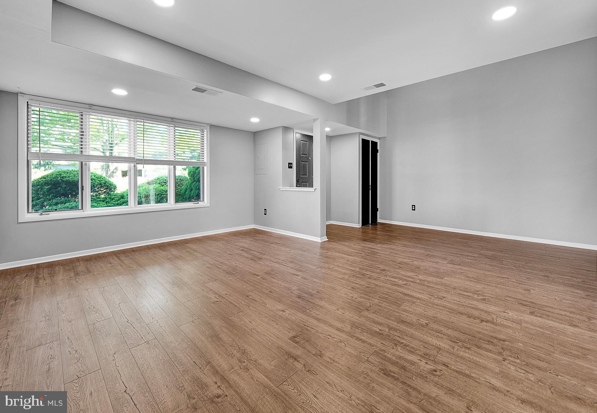 INGHAM MEWS - Residential Lease