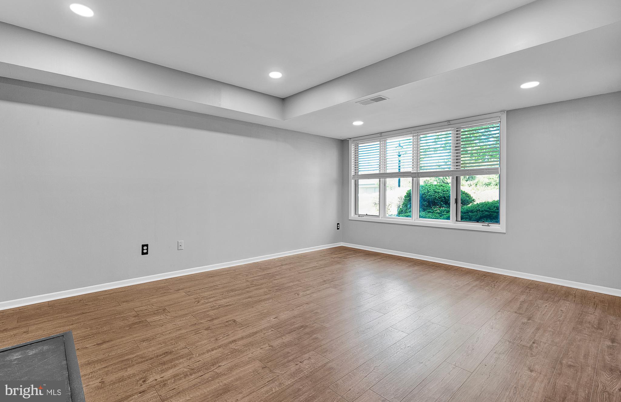 INGHAM MEWS - Residential Lease