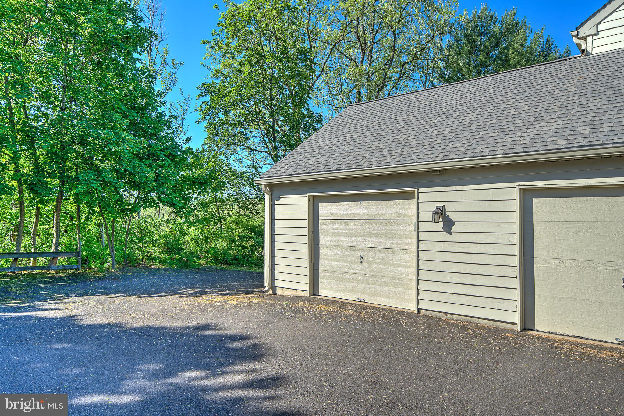 INGHAM MEWS - Residential Lease