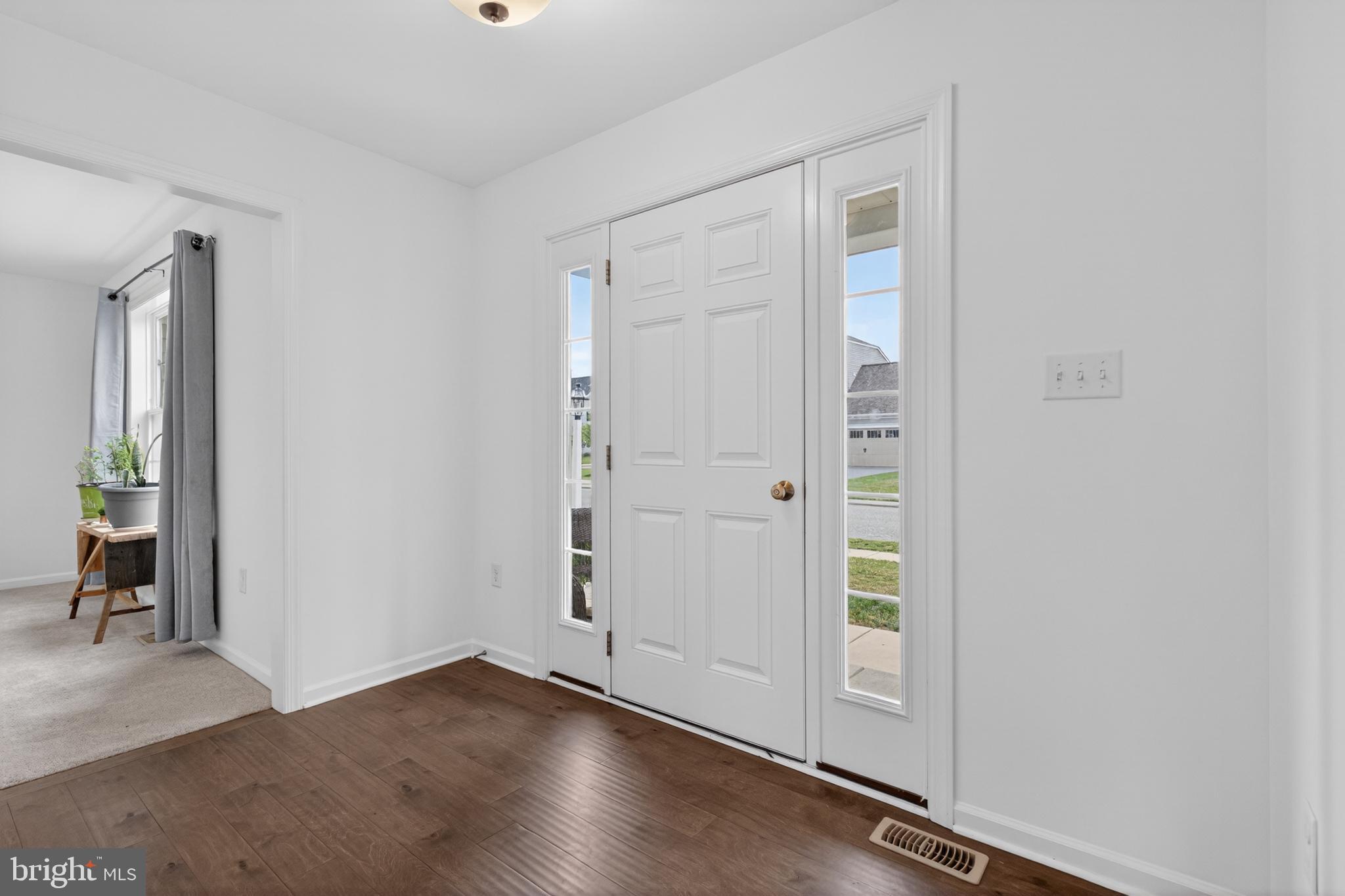387 RESERVE LANE