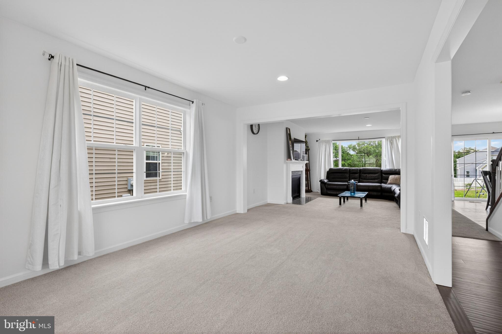 387 RESERVE LANE