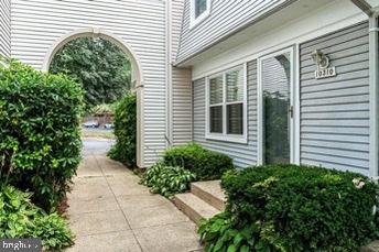 OAKWOOD COMMONS AT BURKE - Residential Lease