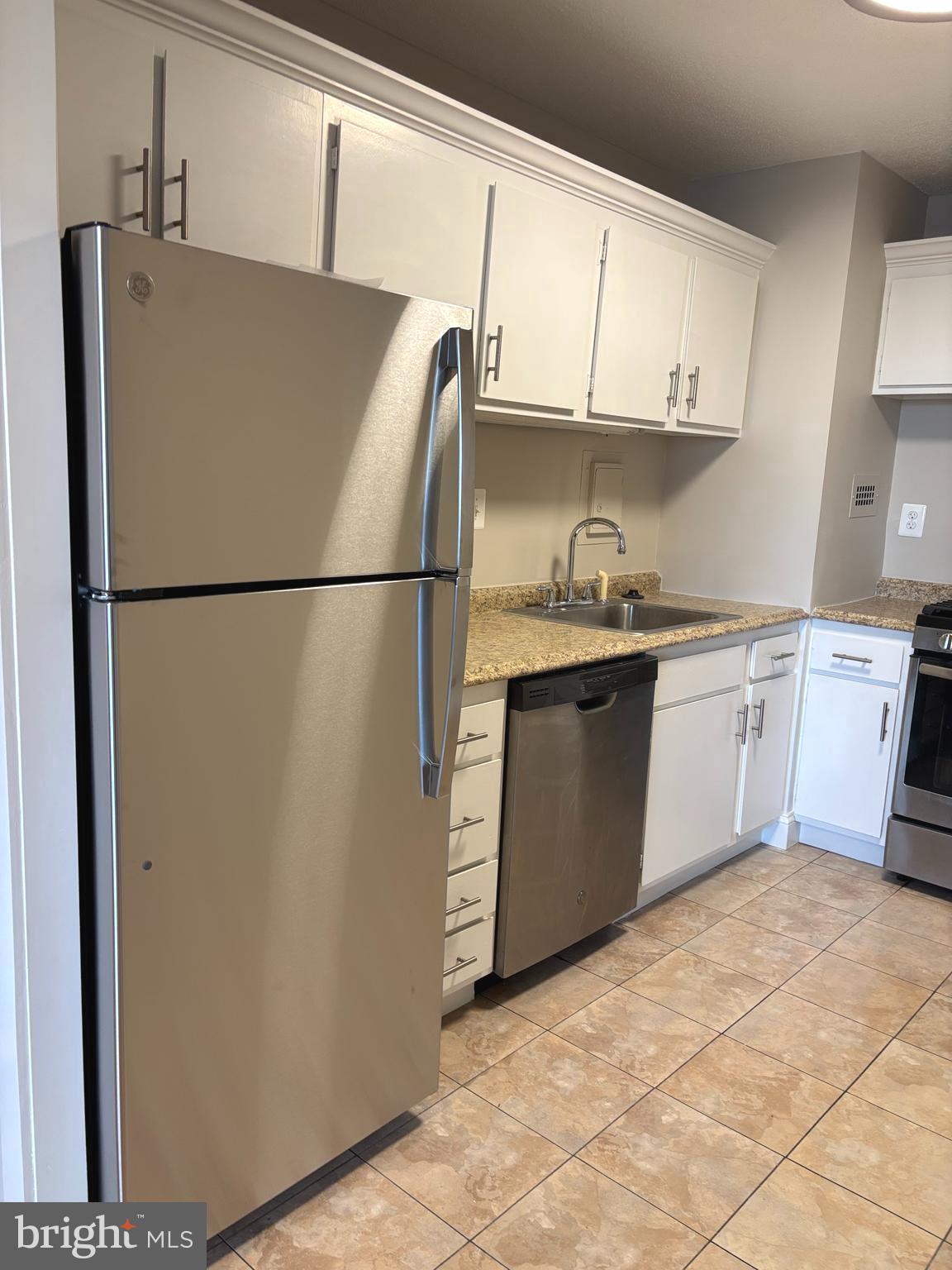 CIRCLE CONDOMINIUMS - Residential