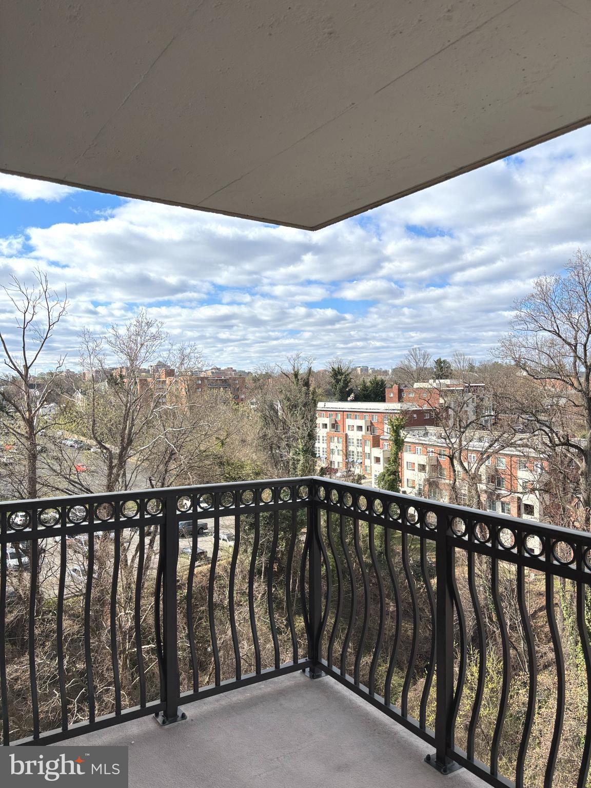 CIRCLE CONDOMINIUMS - Residential