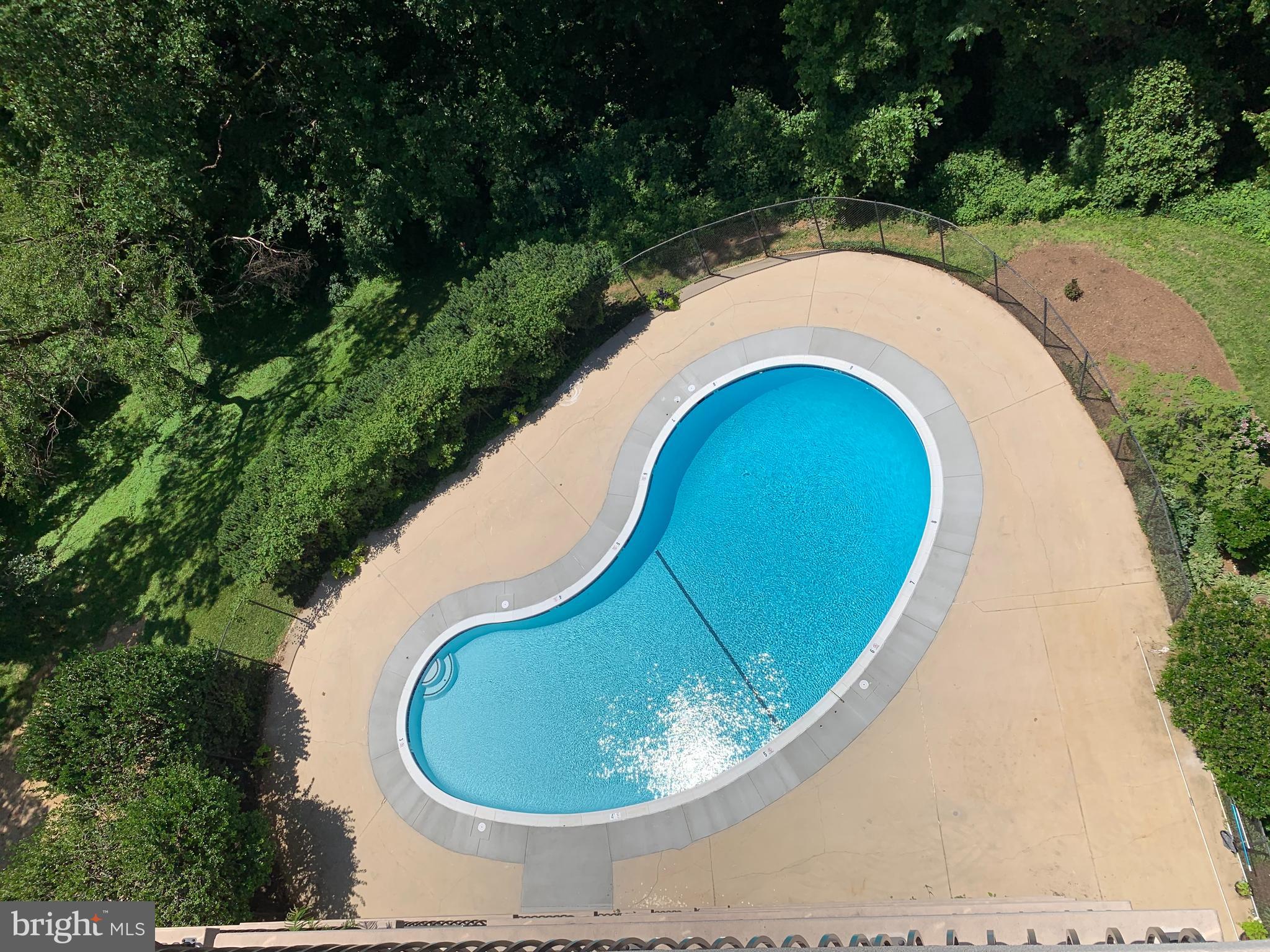 CIRCLE CONDOMINIUMS - Residential