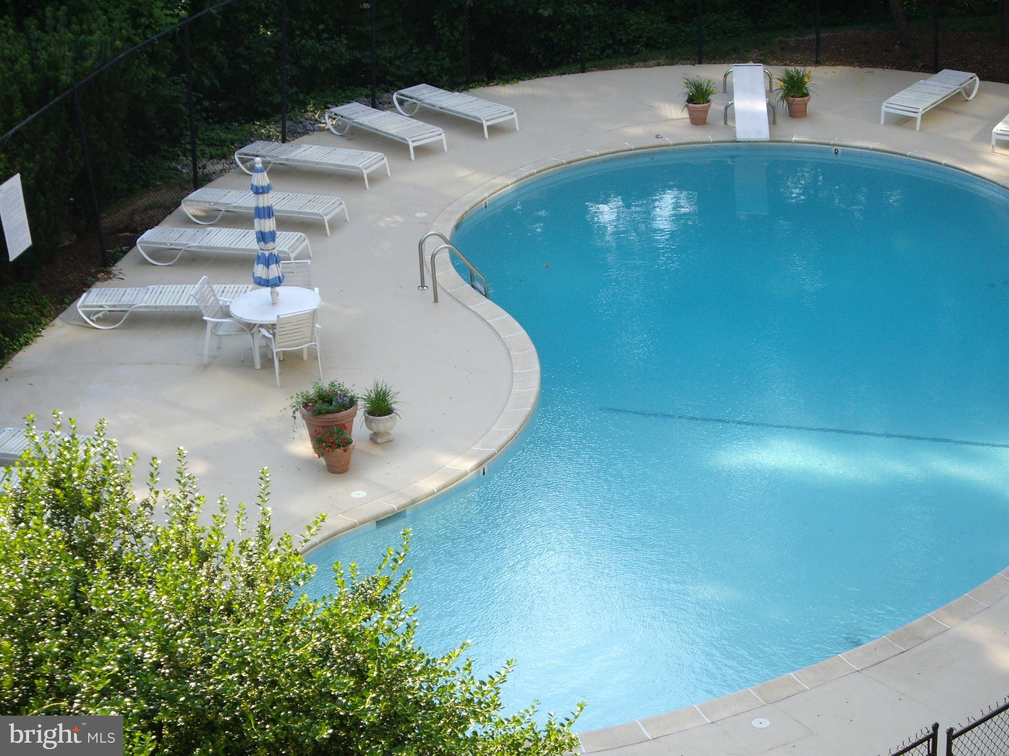 CIRCLE CONDOMINIUMS - Residential