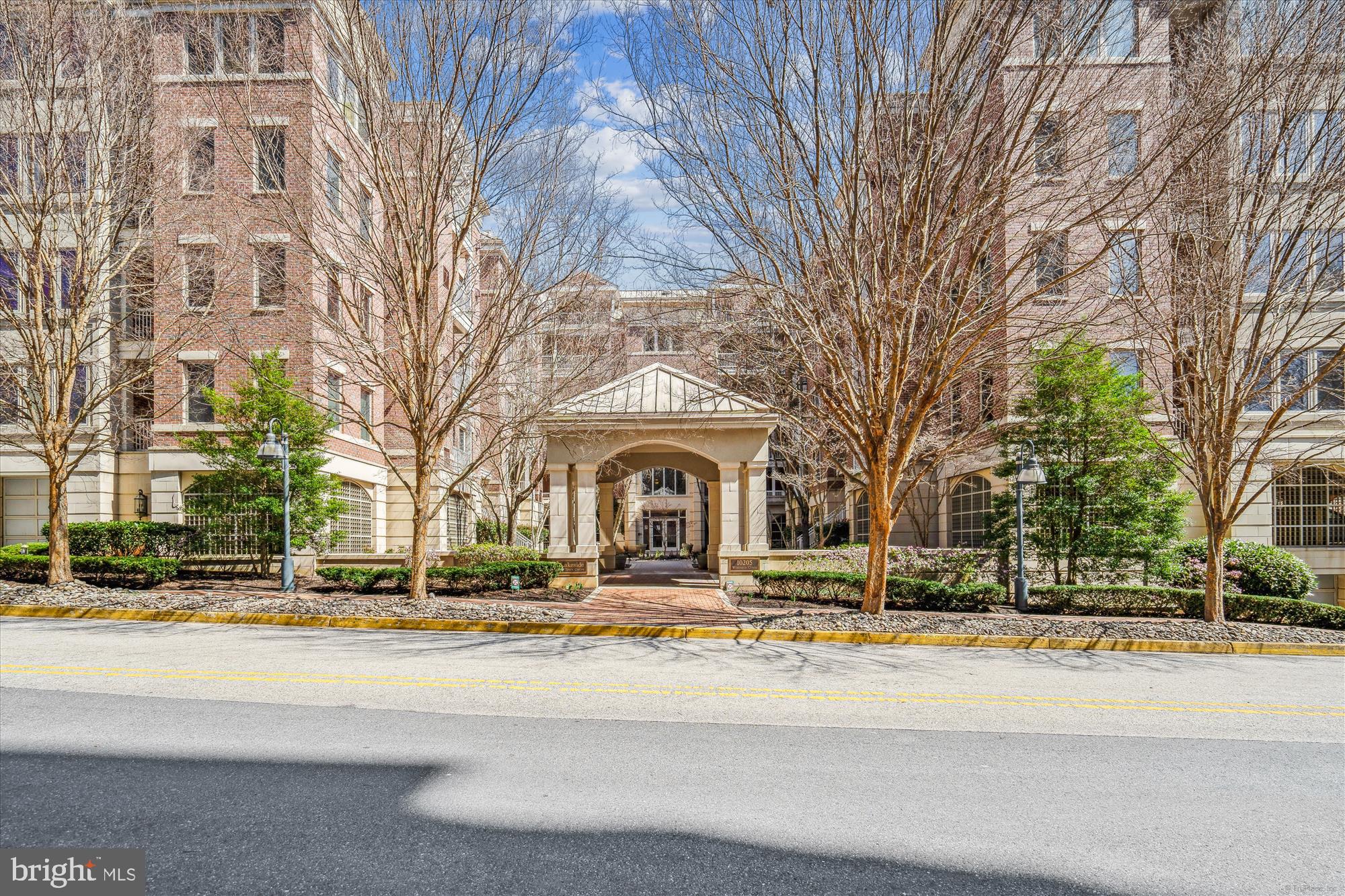 TOWN CENTER - Residential Lease