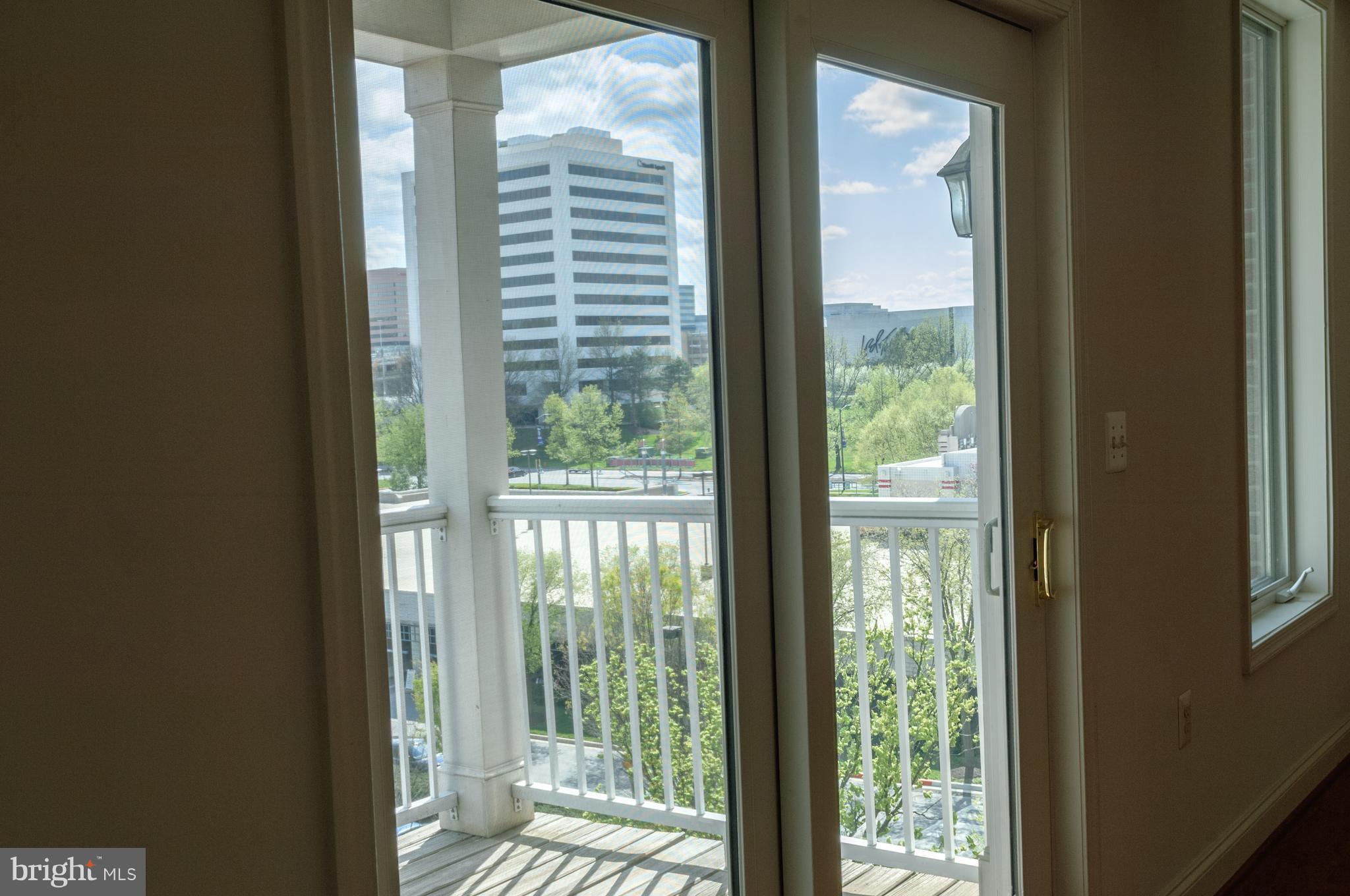 TOWN CENTER - Residential Lease