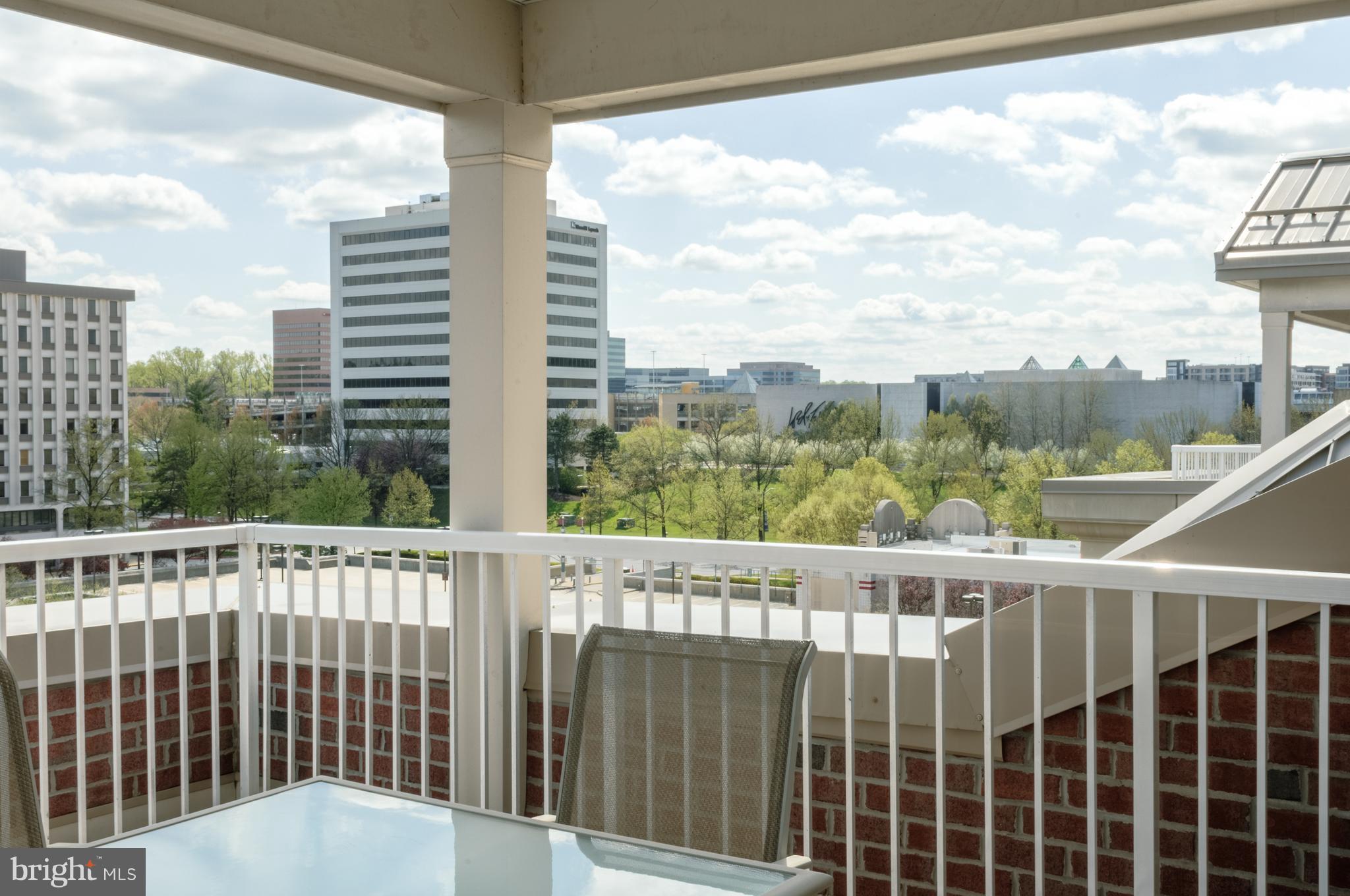 TOWN CENTER - Residential Lease