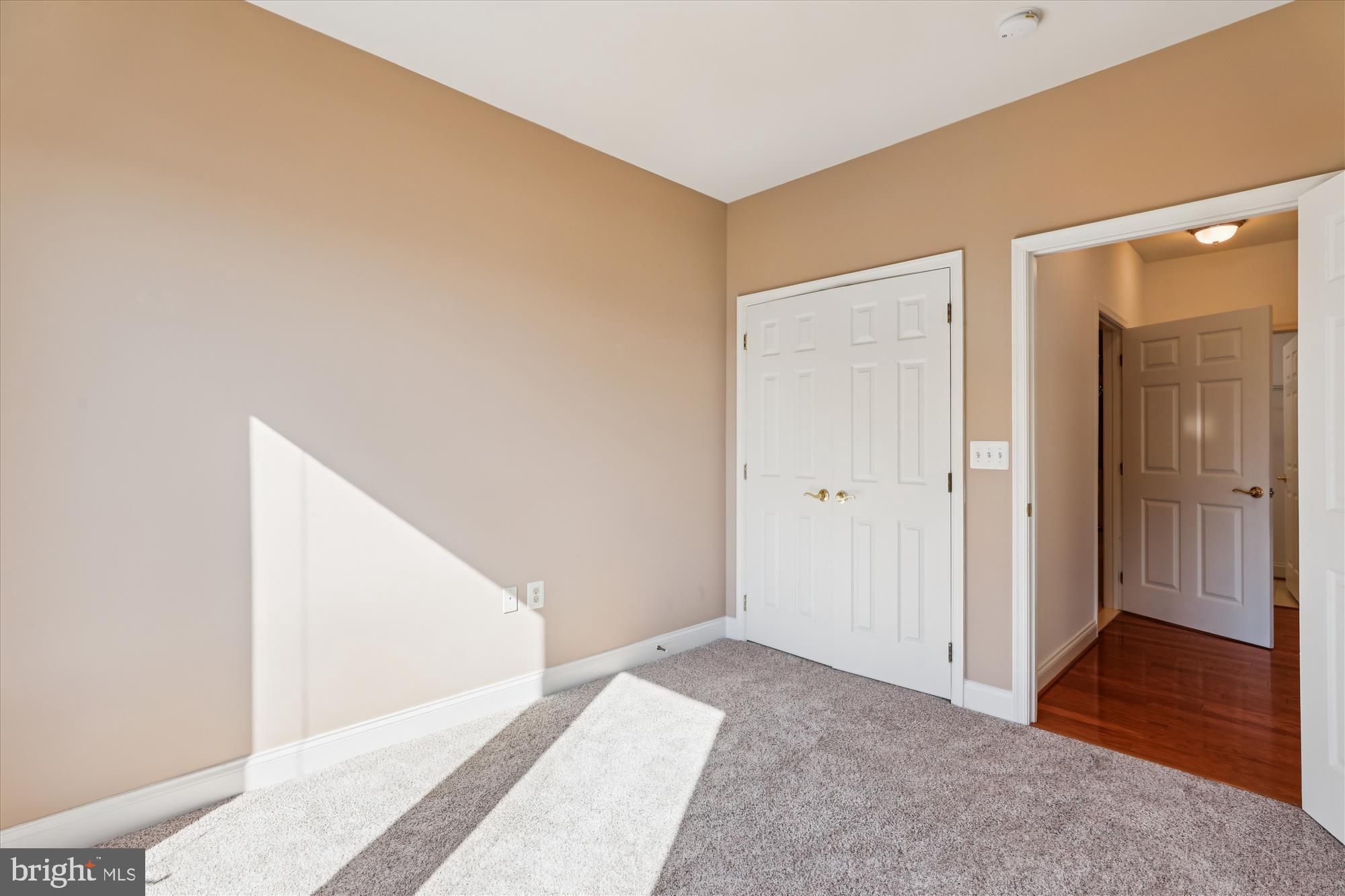 TOWN CENTER - Residential Lease