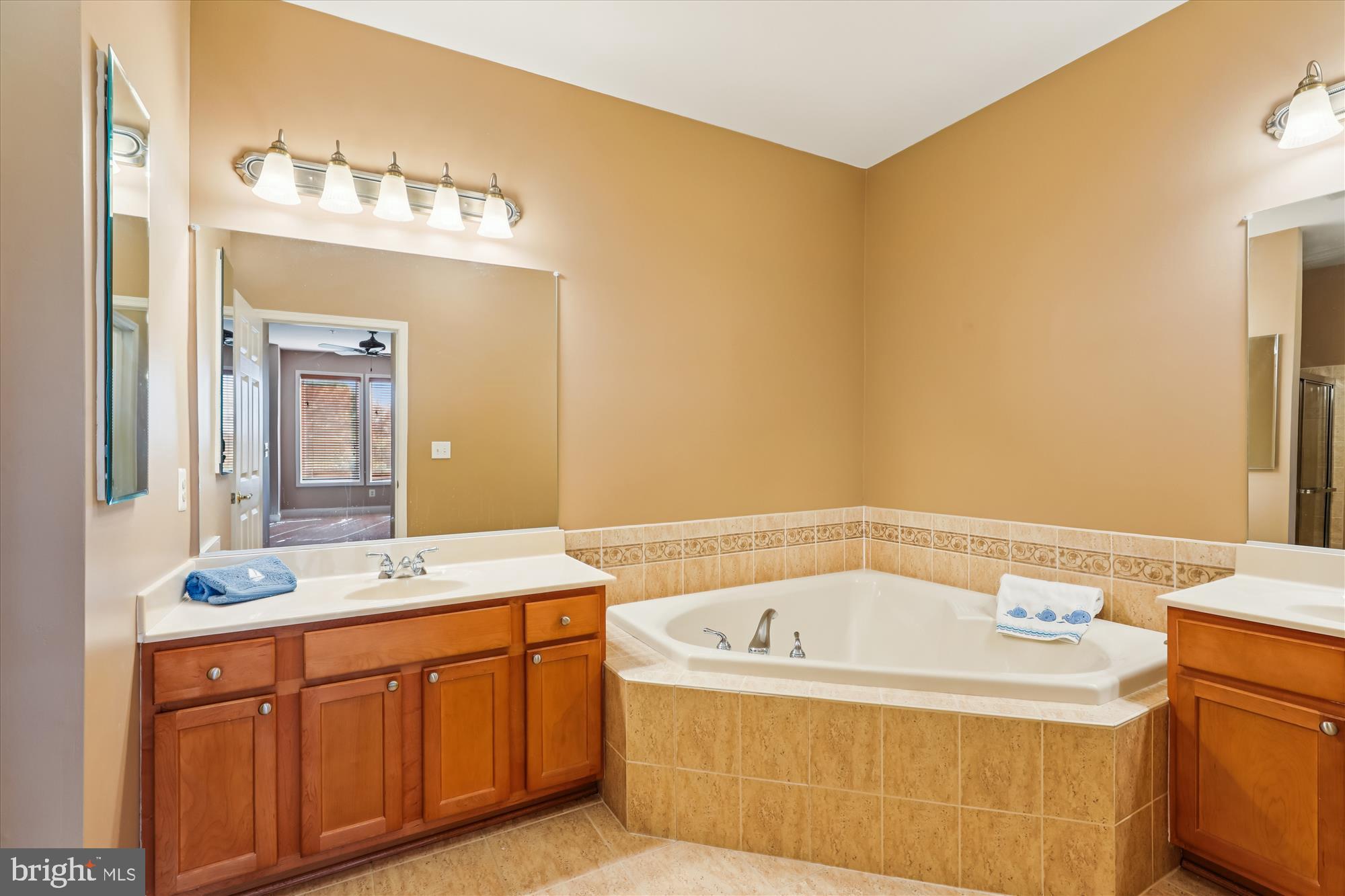 TOWN CENTER - Residential Lease