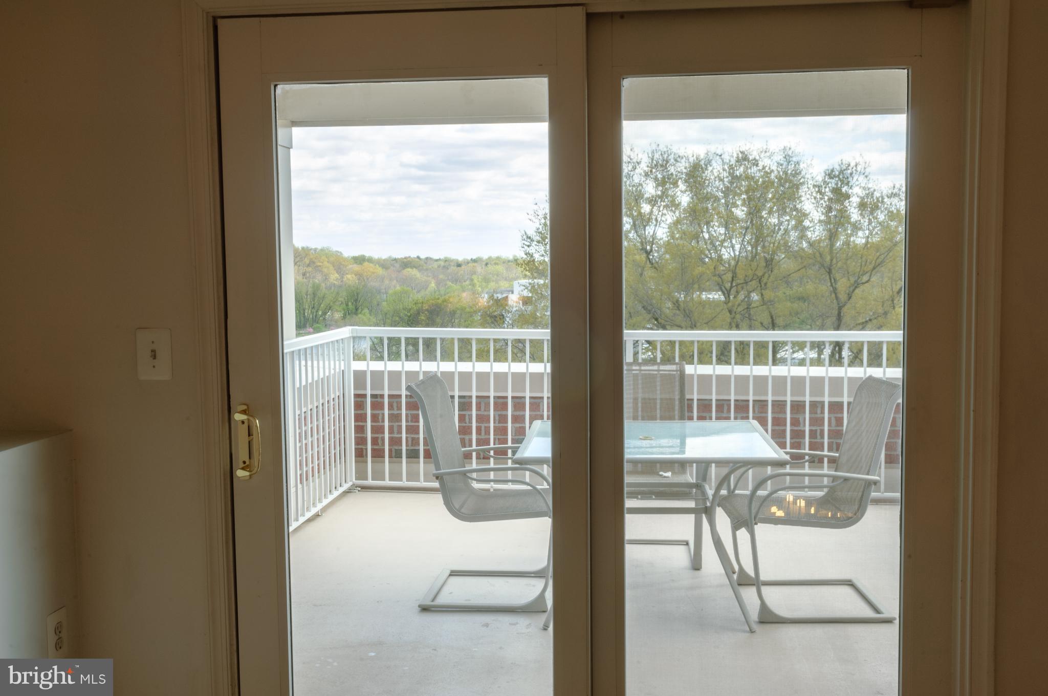 TOWN CENTER - Residential Lease