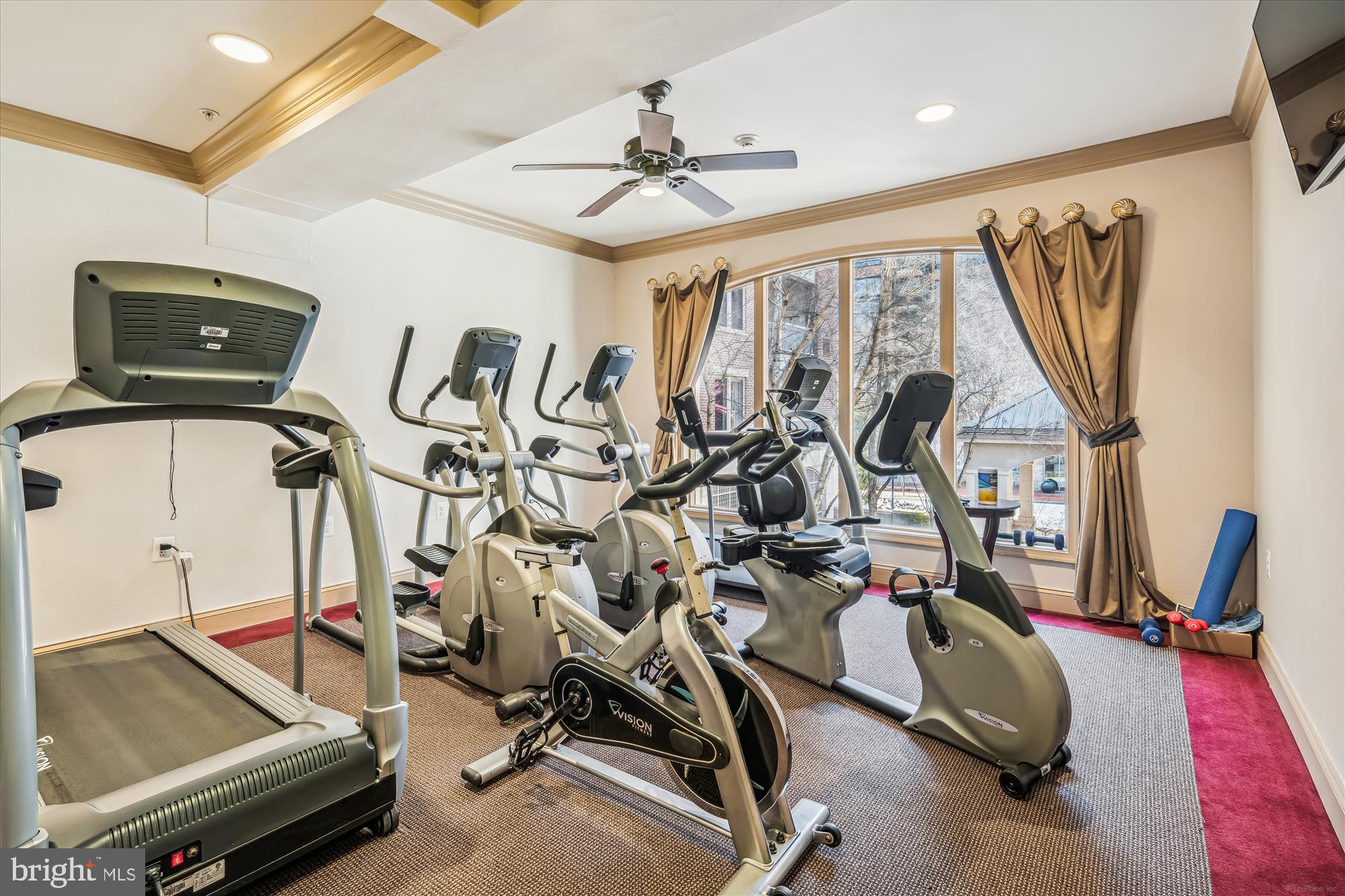 TOWN CENTER - Residential Lease