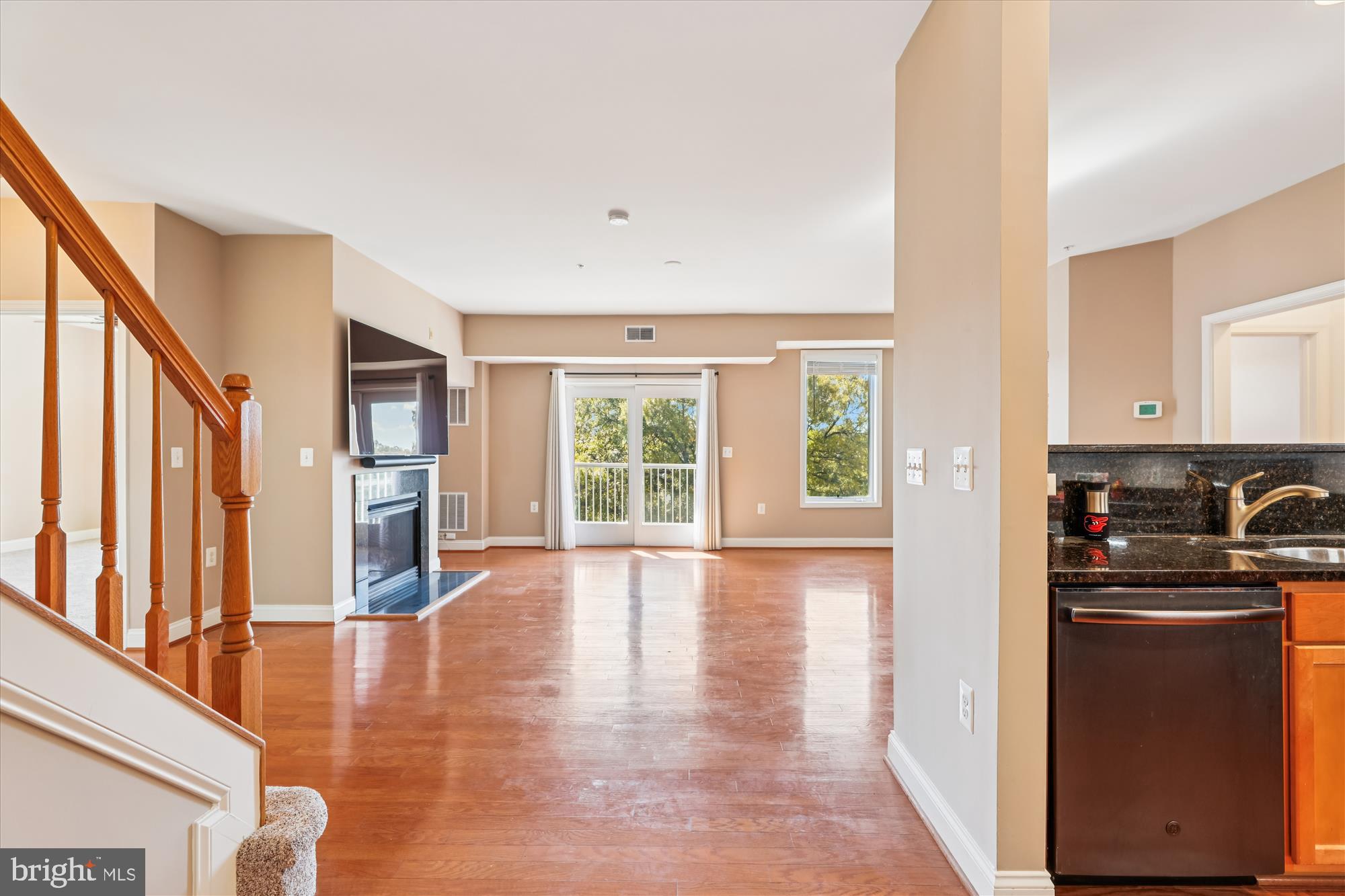 TOWN CENTER - Residential Lease