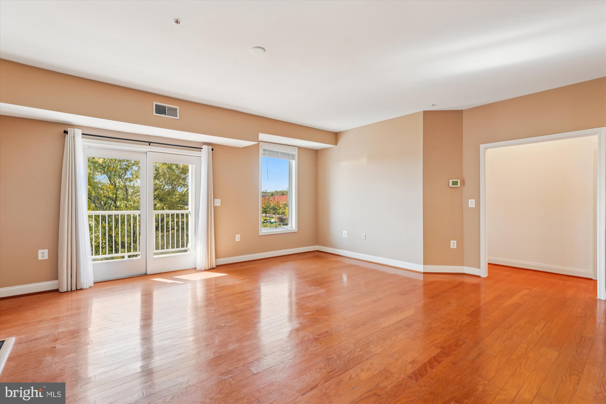 TOWN CENTER - Residential Lease