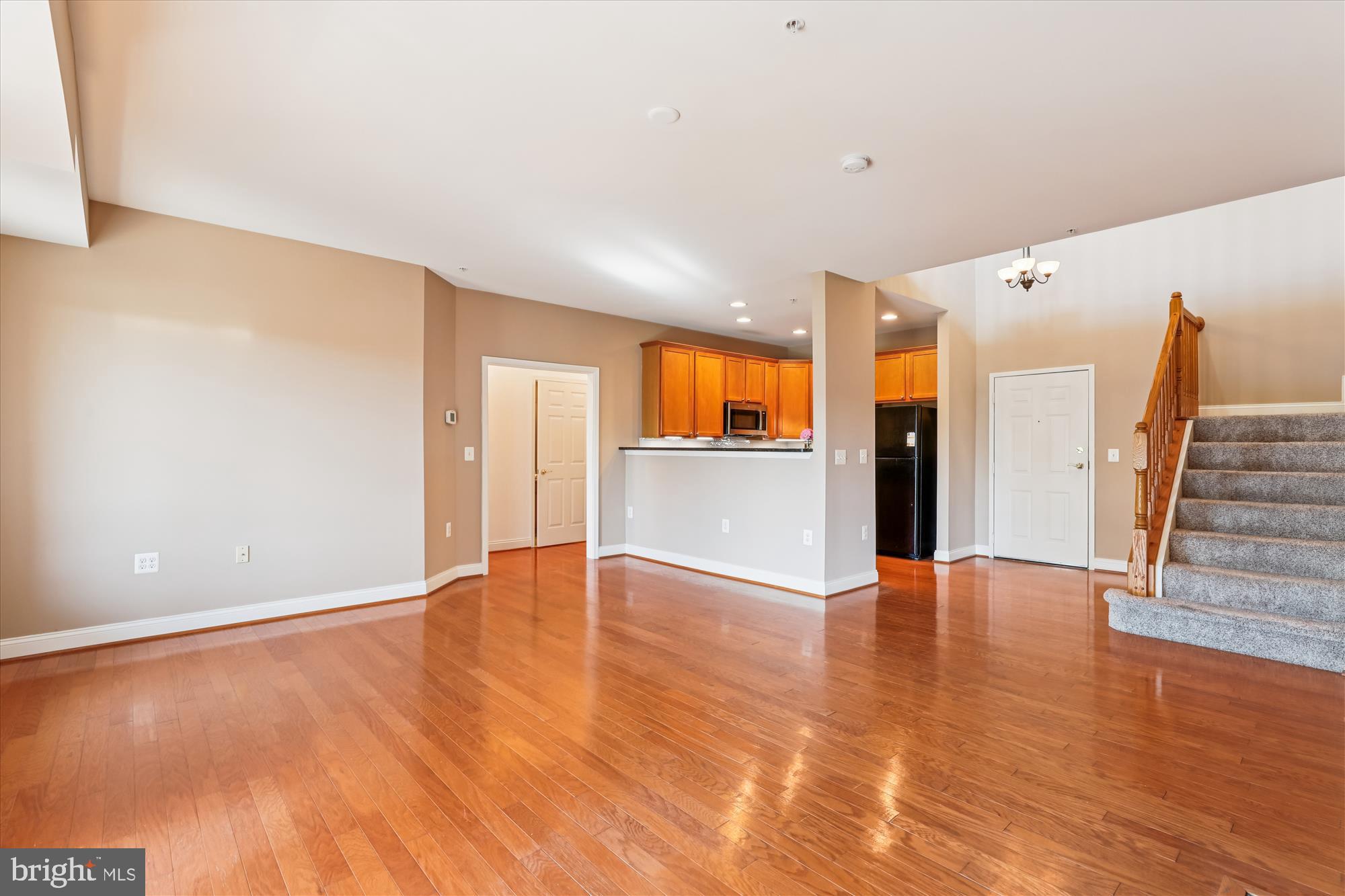 TOWN CENTER - Residential Lease