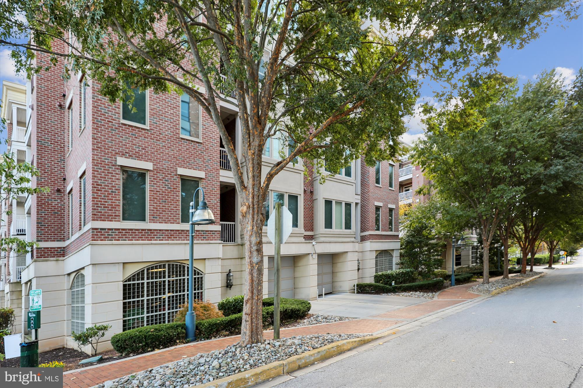 TOWN CENTER - Residential Lease