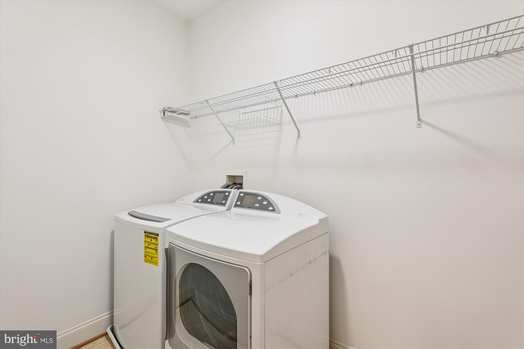 TOWN CENTER - Residential Lease