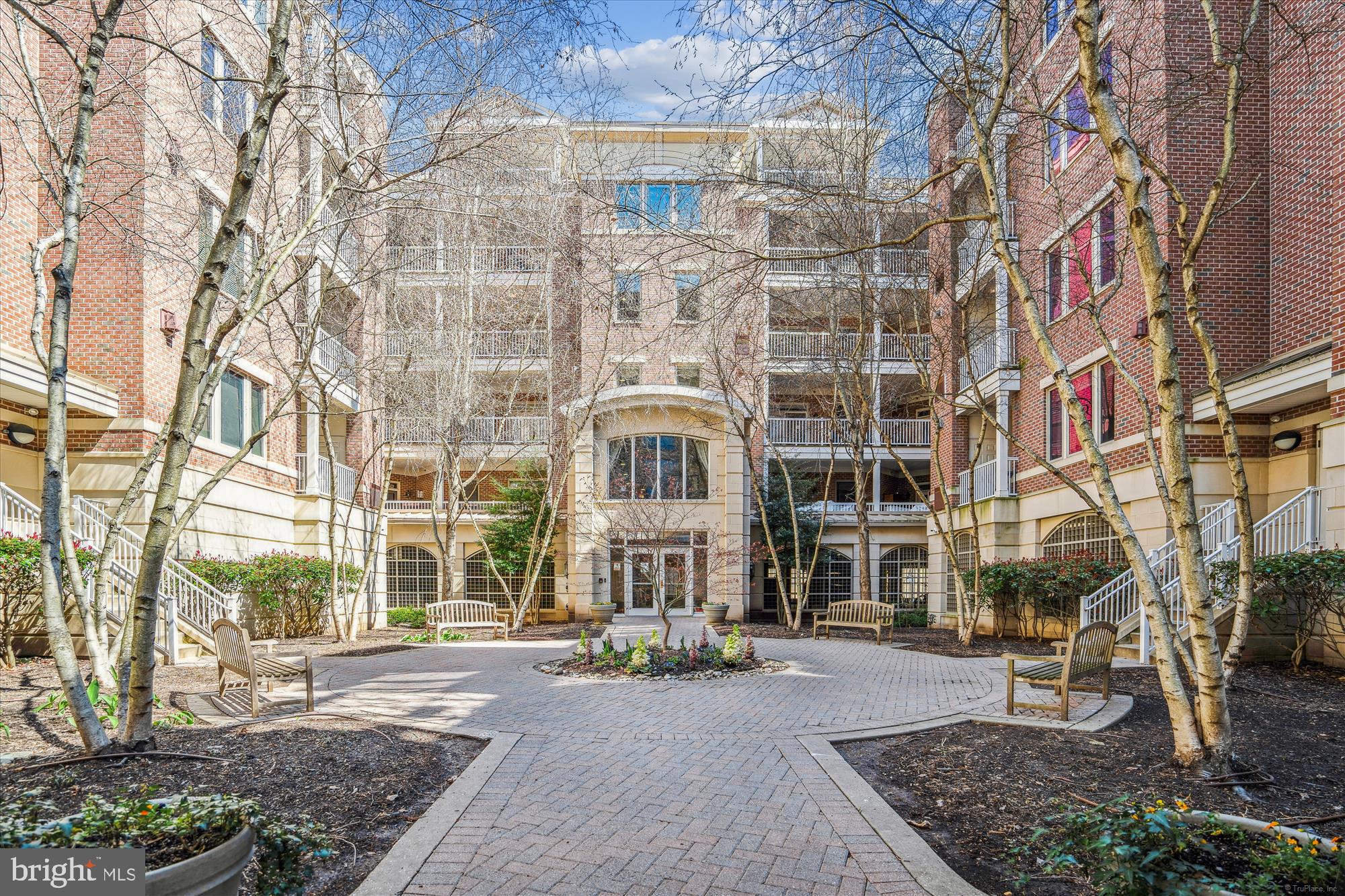 TOWN CENTER - Residential Lease