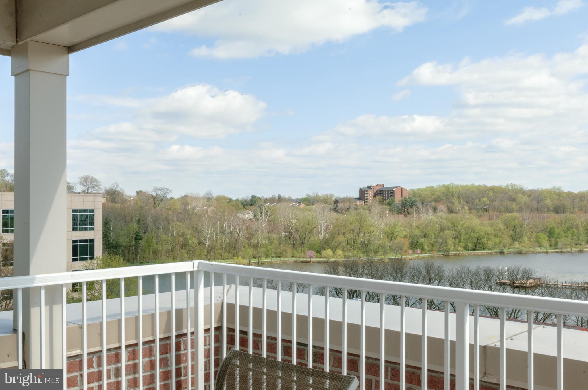 TOWN CENTER - Residential Lease