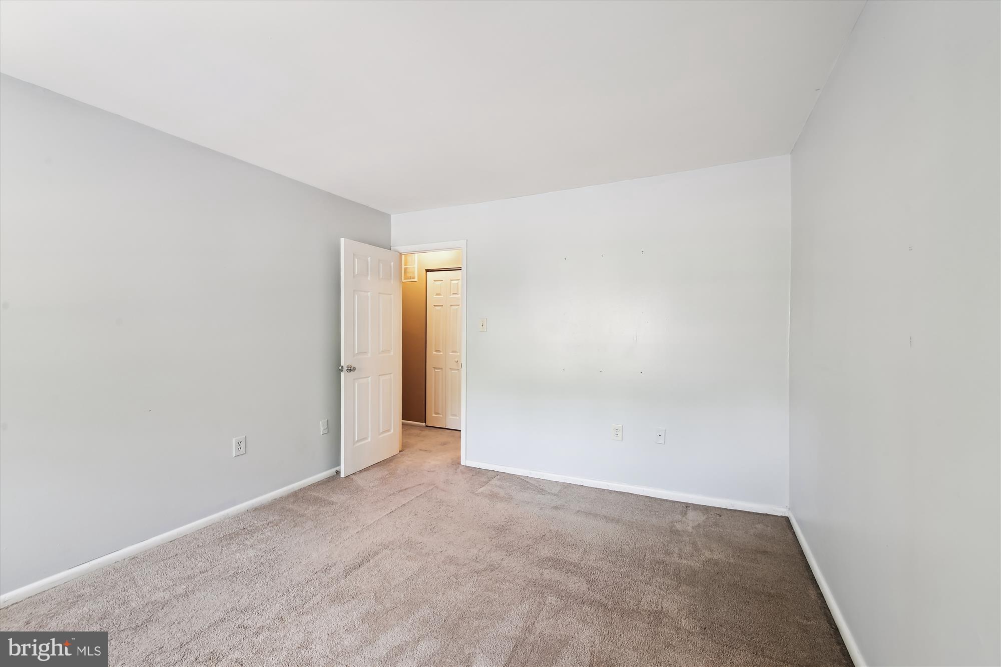 SUSSEX SQUARE CONDO - Residential