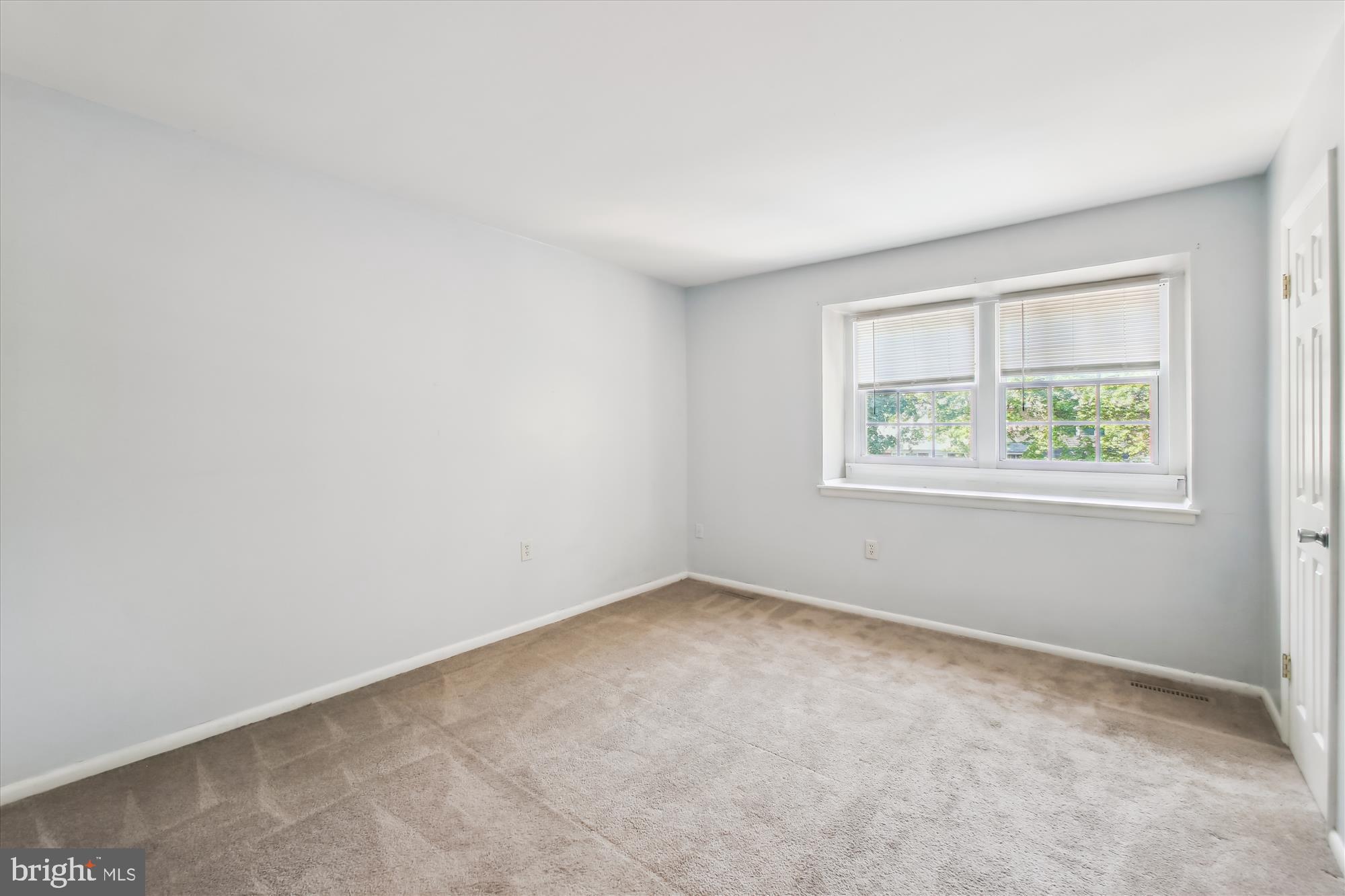 SUSSEX SQUARE CONDO - Residential