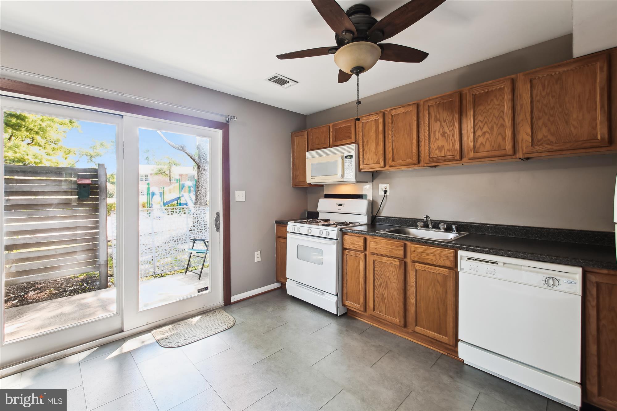 SUSSEX SQUARE CONDO - Residential