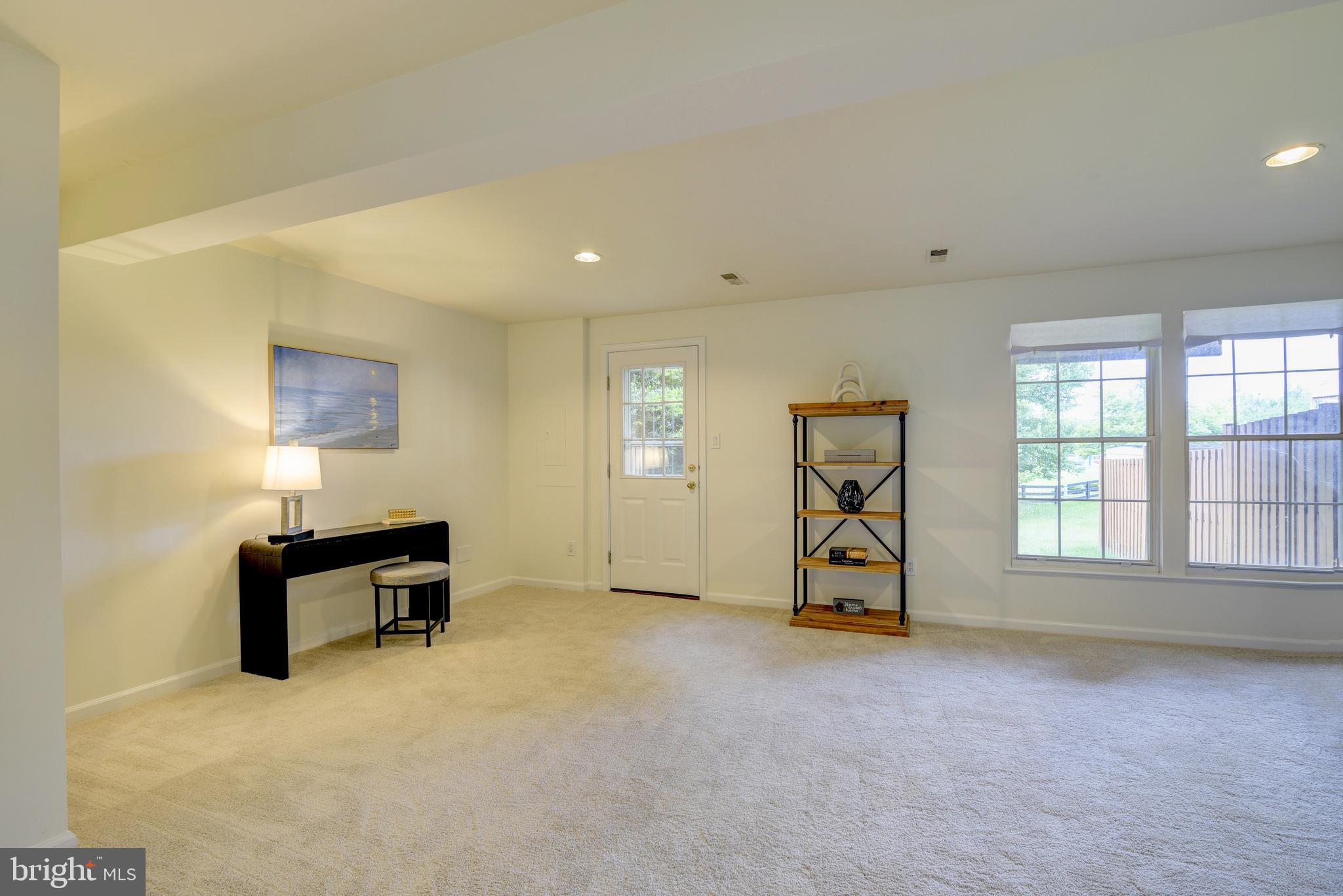 POTOMAC LAKES - Residential