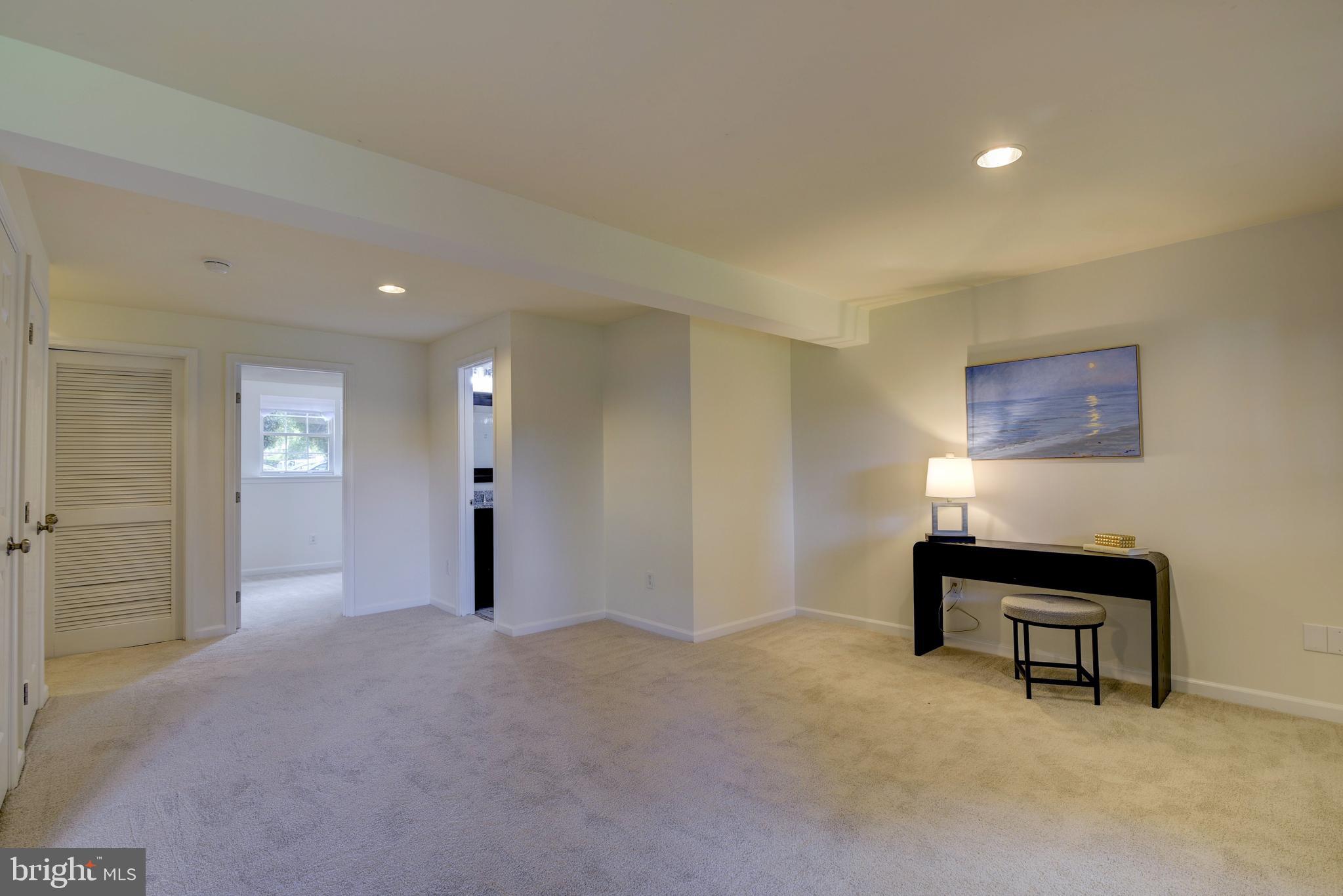 POTOMAC LAKES - Residential